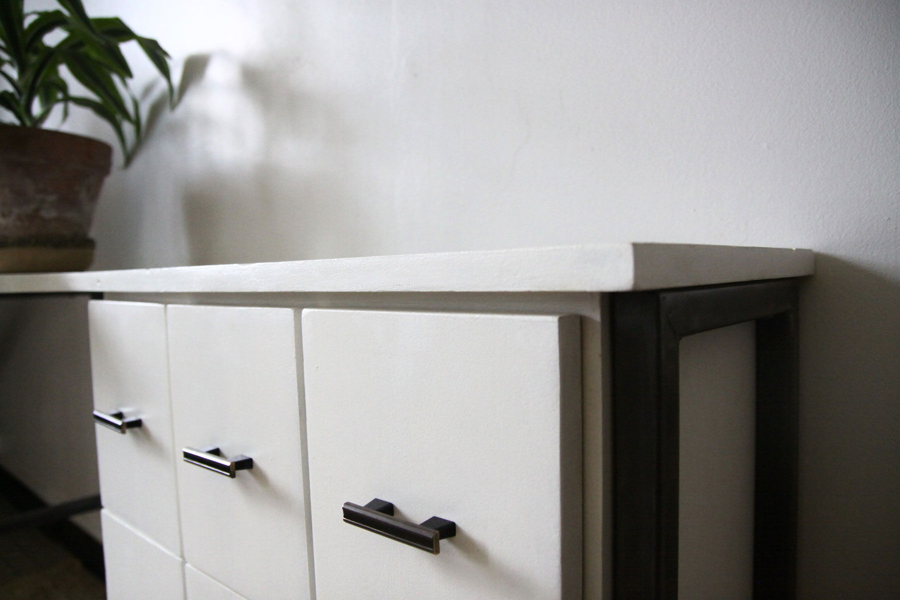 Vintage buffet in Tirois