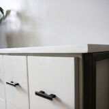 Vintage buffet in Tirois