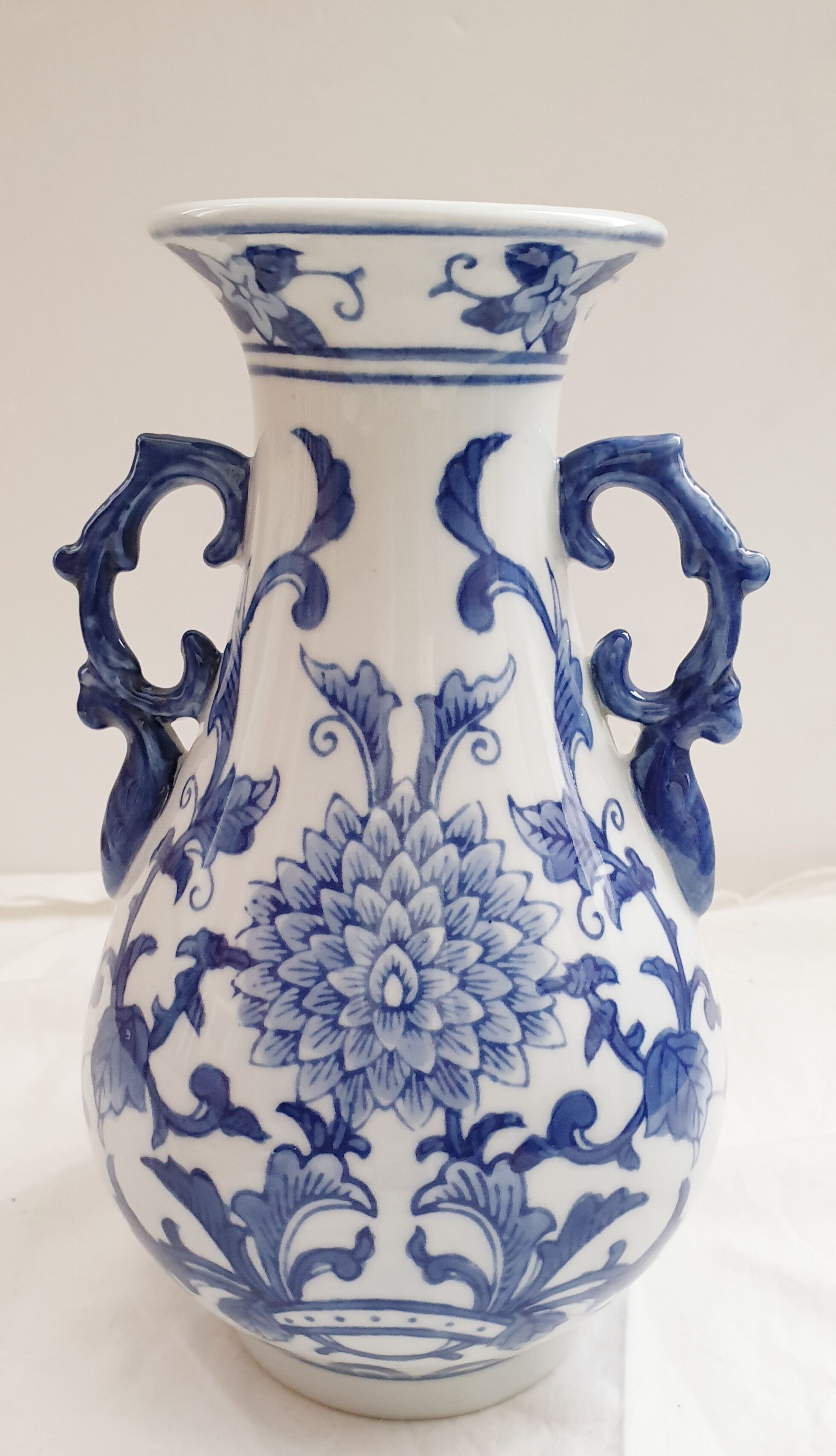 Vase porcelain from china "la dolce vita bluescrollcollection by ja designs"