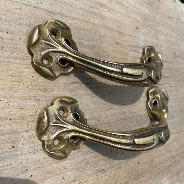 Paire de poignées anciennes Art nouveau en laiton
