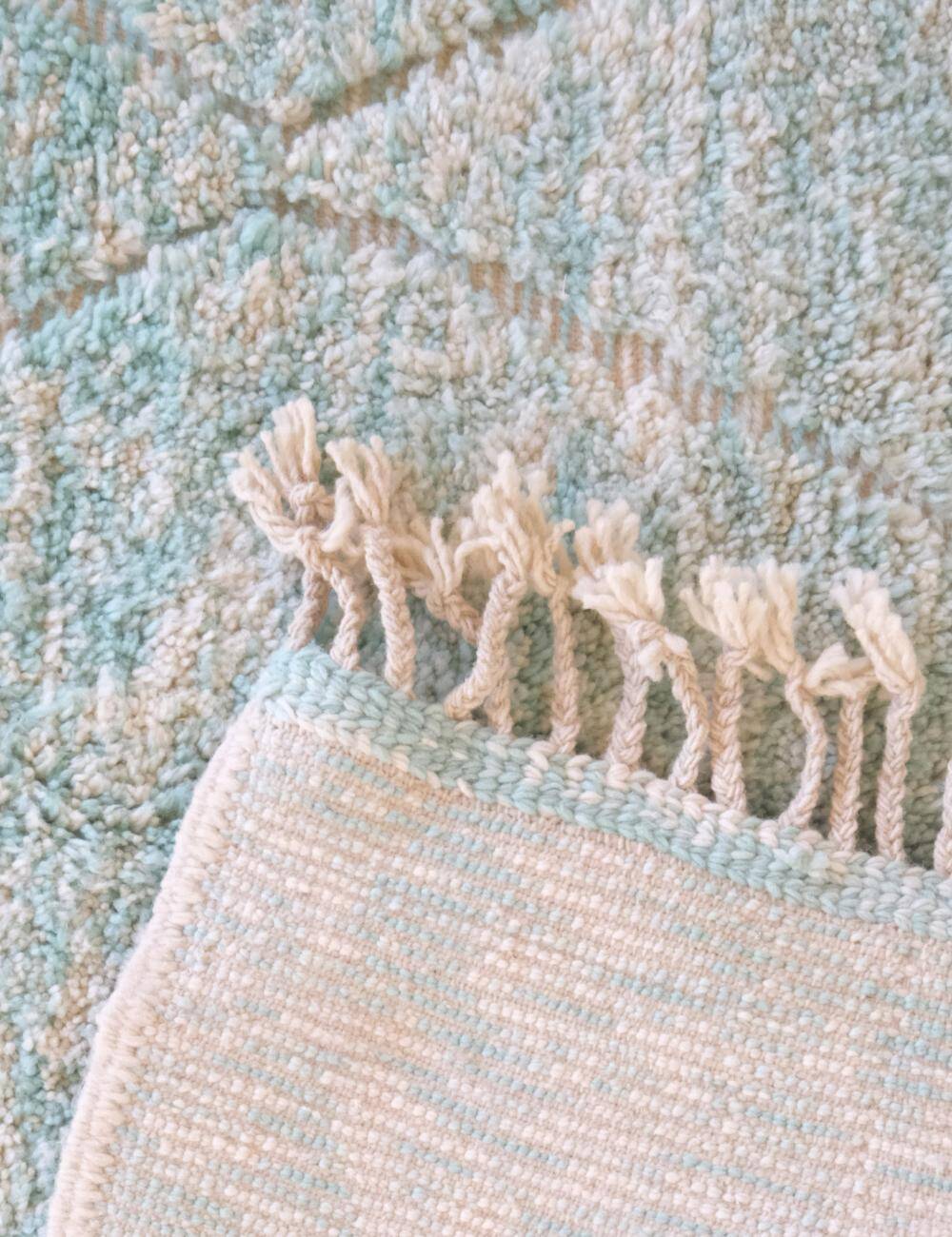 Contemporary Blue Rug - 238 x 145 cm