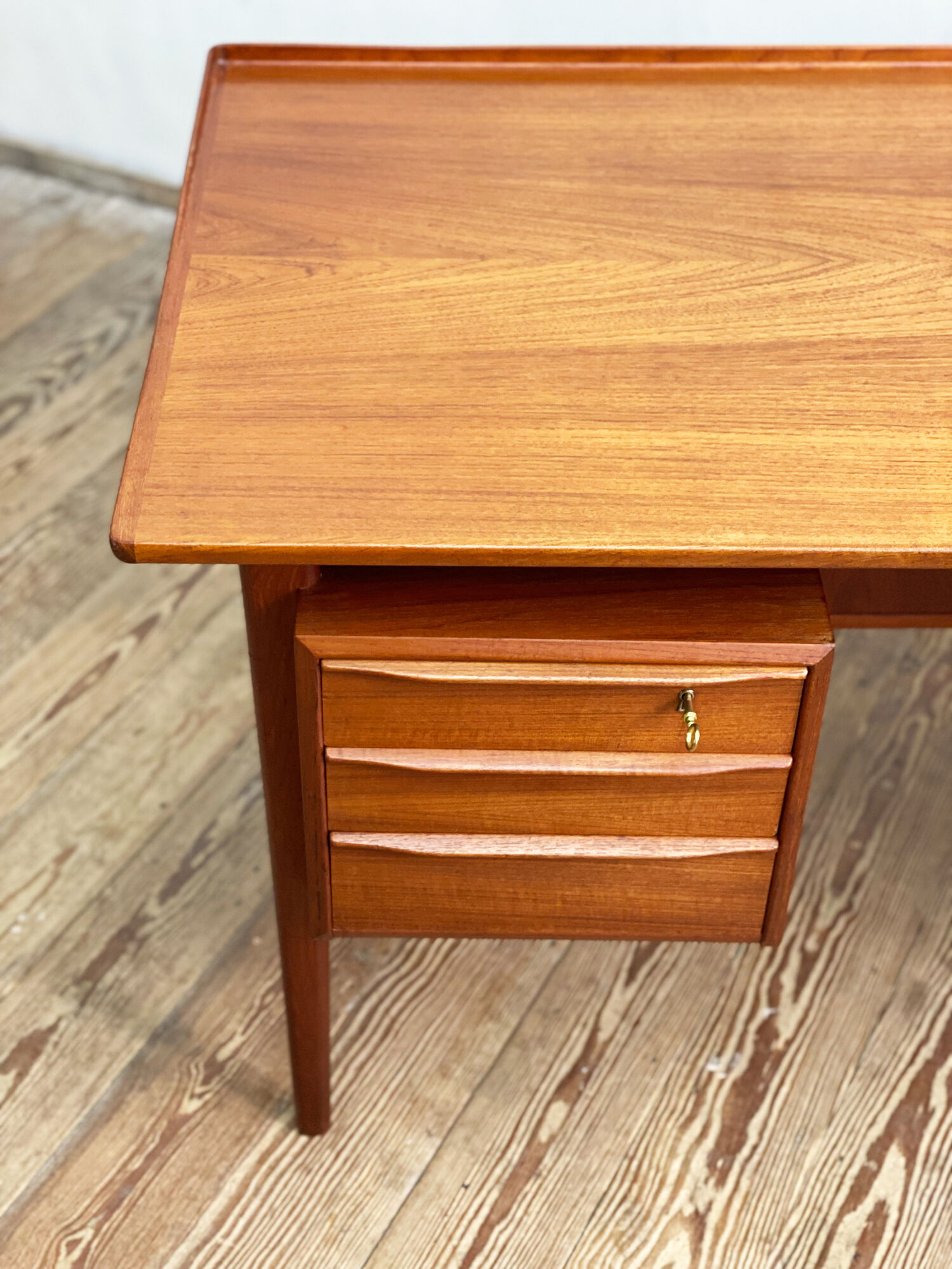 Mid-Century Danish Teak Desk by Peter Løvig Nielsen for Hedensted Møbelfabrik, Denmark, 1970s