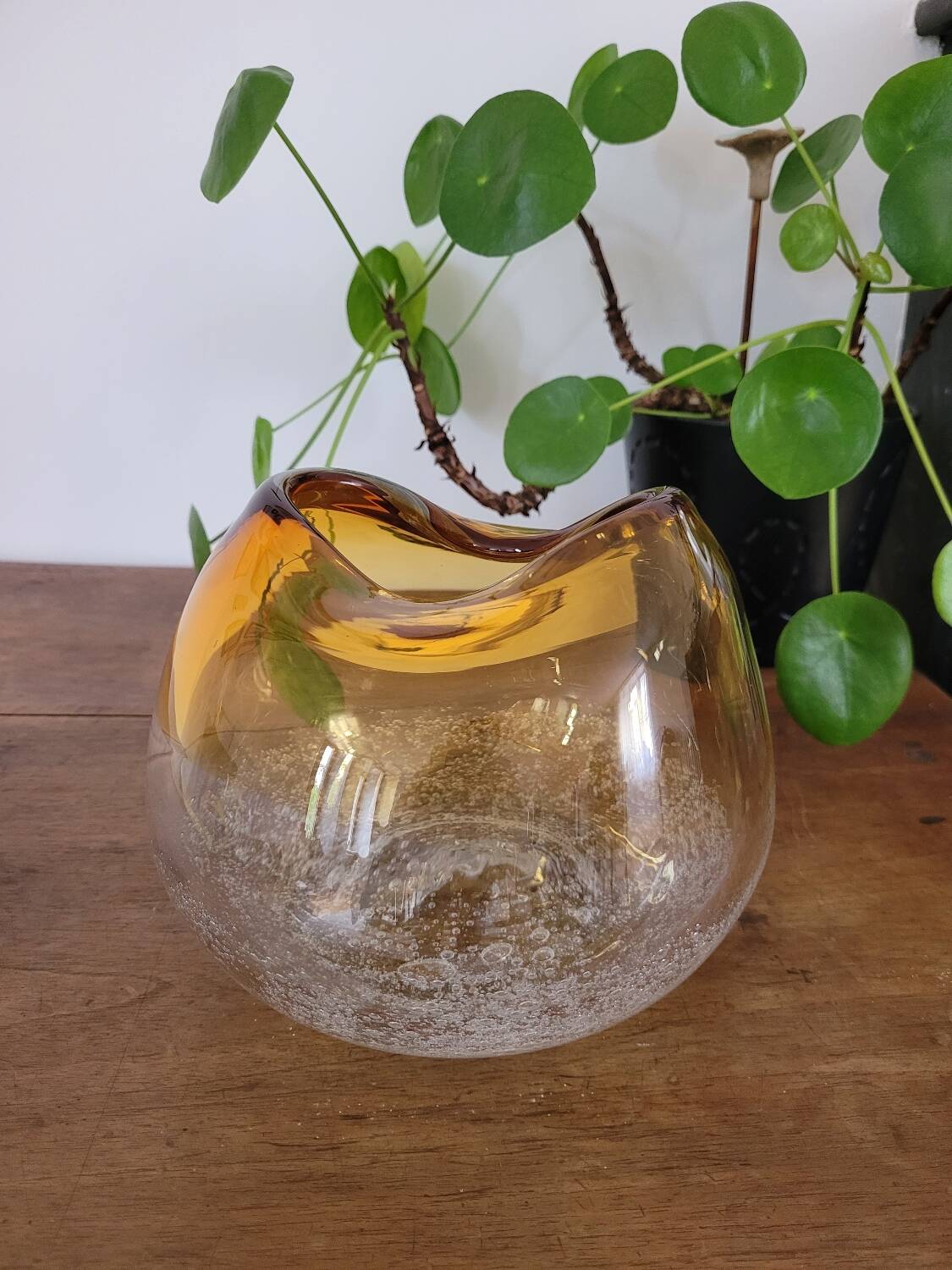 Vase boule en verre soufflé