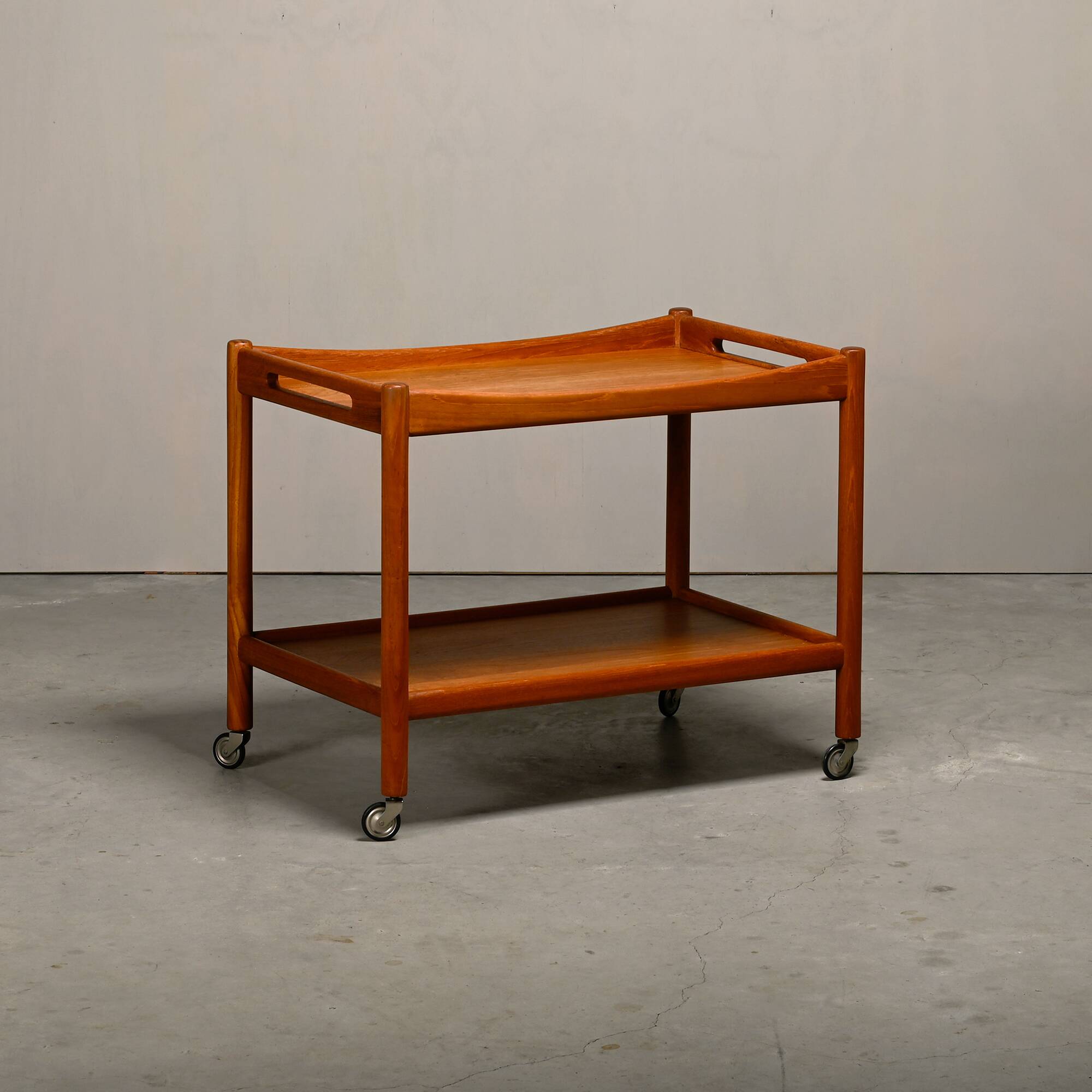 Hans J. Wegner AT-45 Trolley en teck pour Andreas Tuck et Illums Bolighus