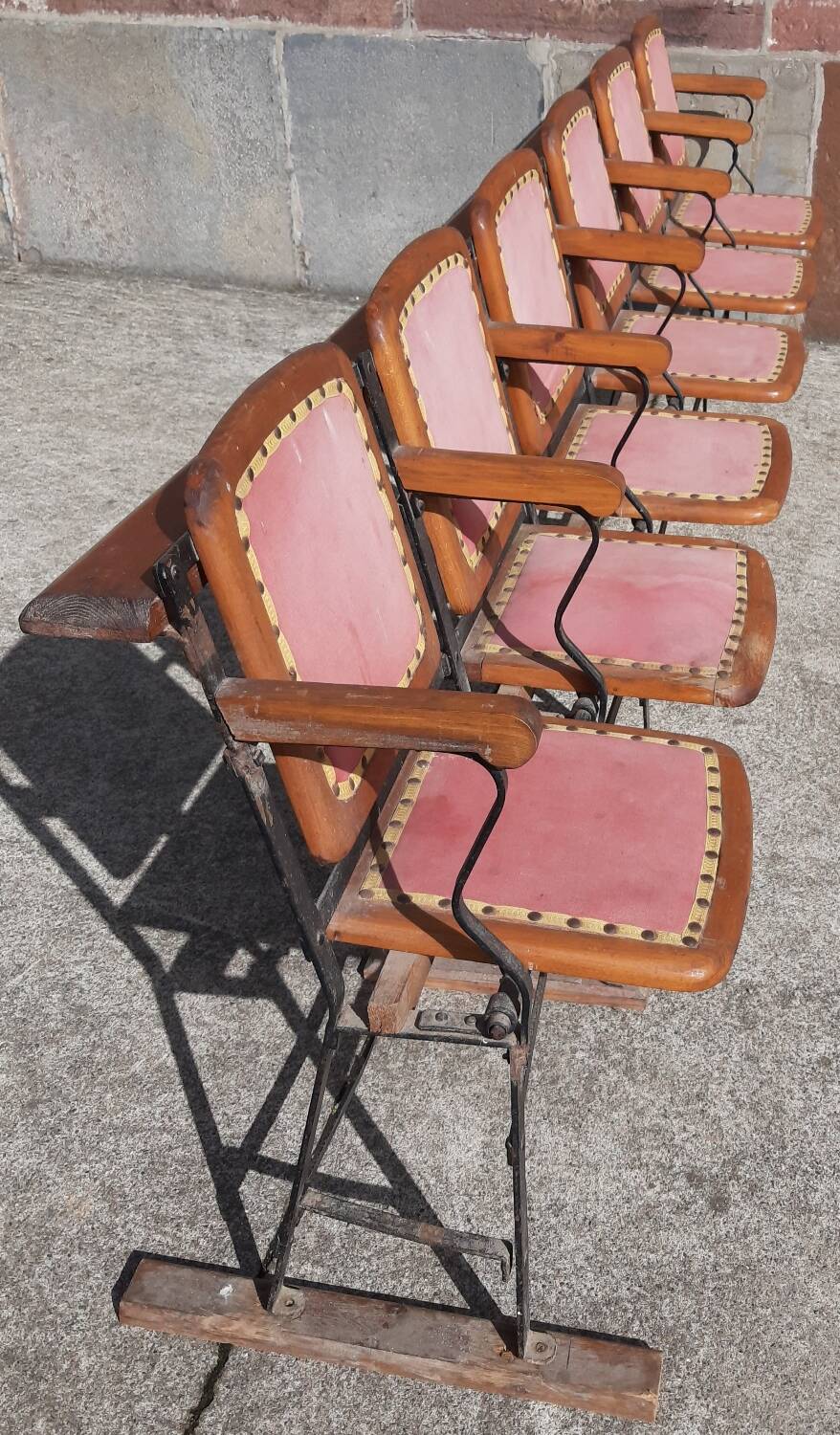 6-seater cinema seat.