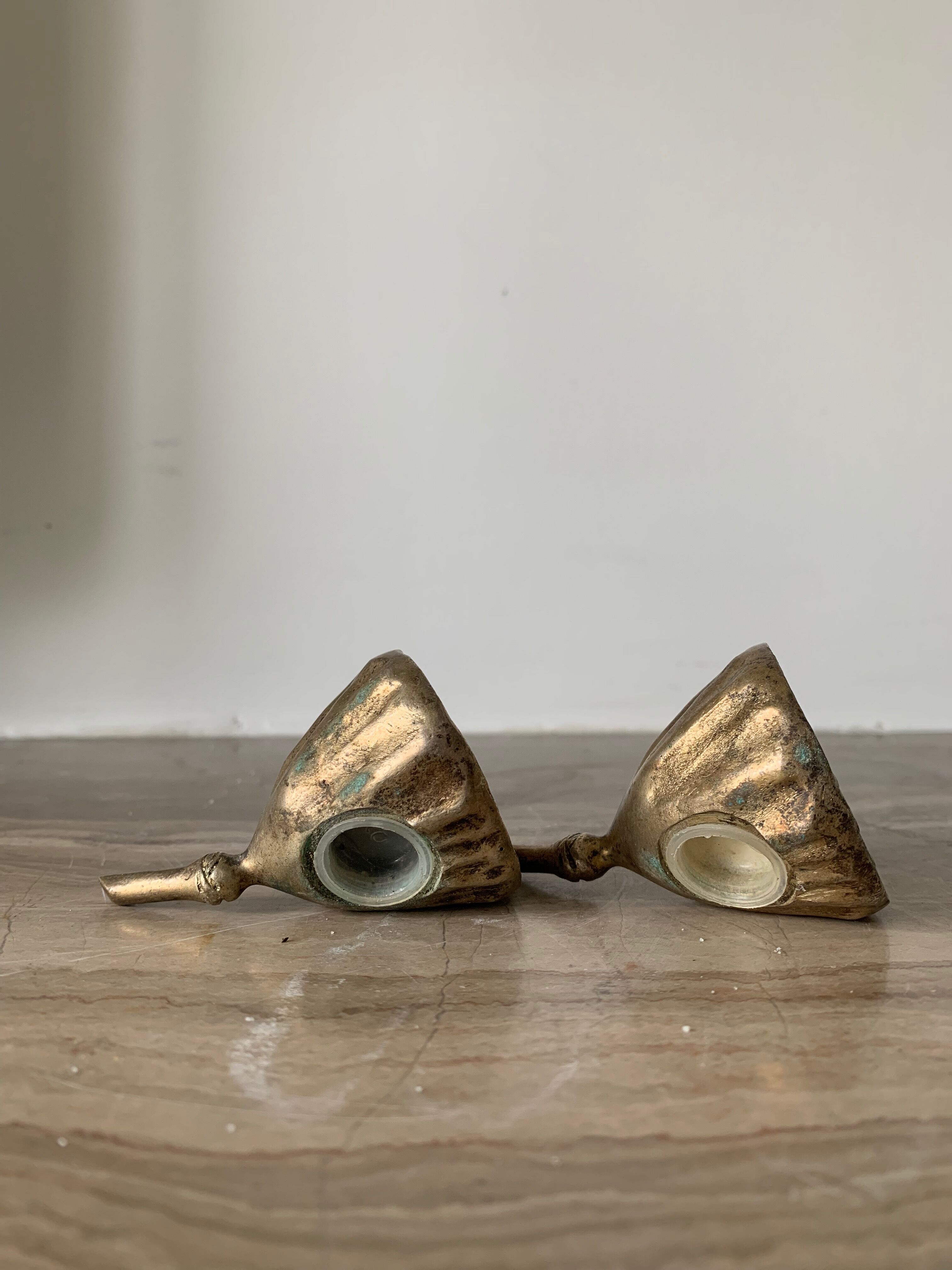 Silver lotus heart-shaped salt and pepper shaker