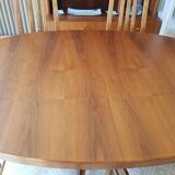 Oval table with 6 chairs