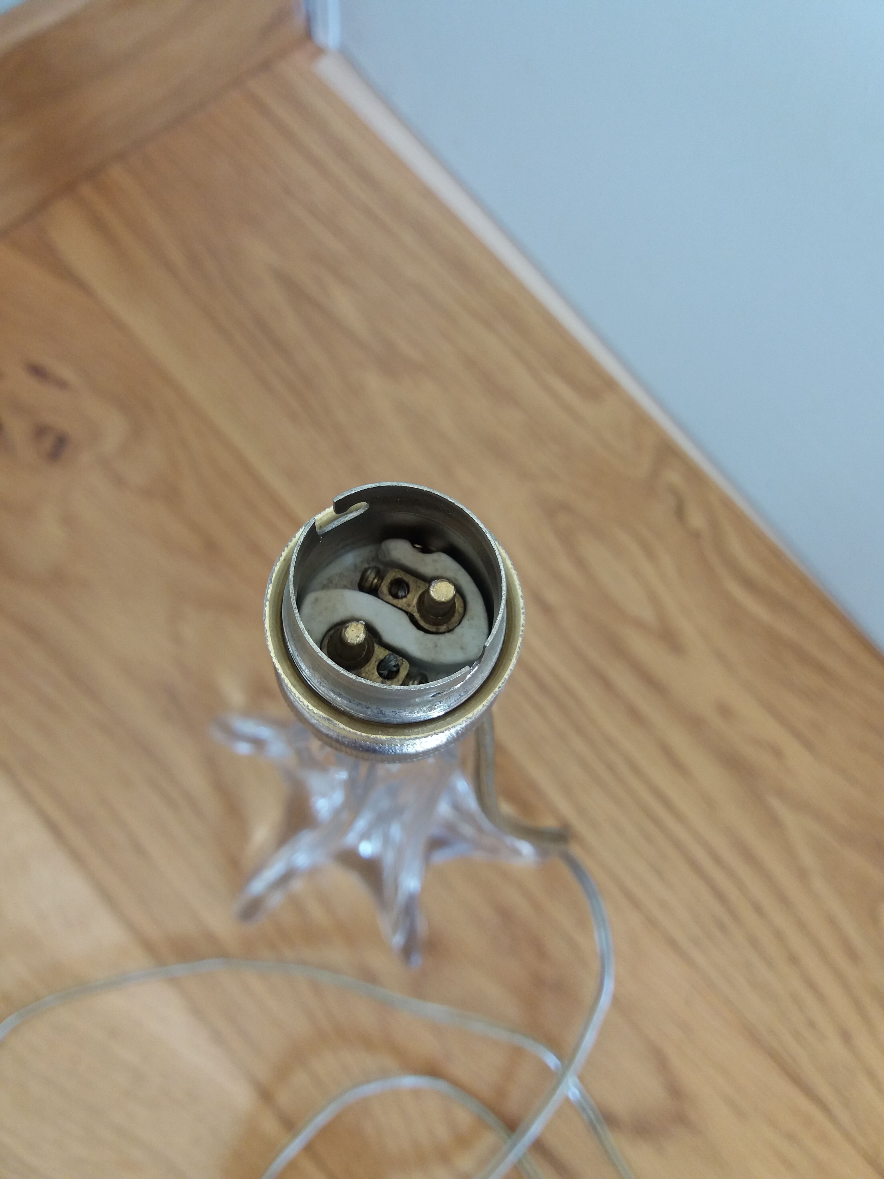 Foot lamp twisted in crystal or glass