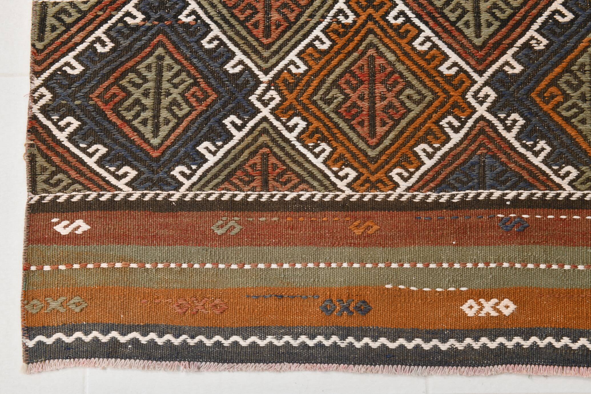 3x9 Red Green Persian Kilim Runner Rug, 81x279Cm