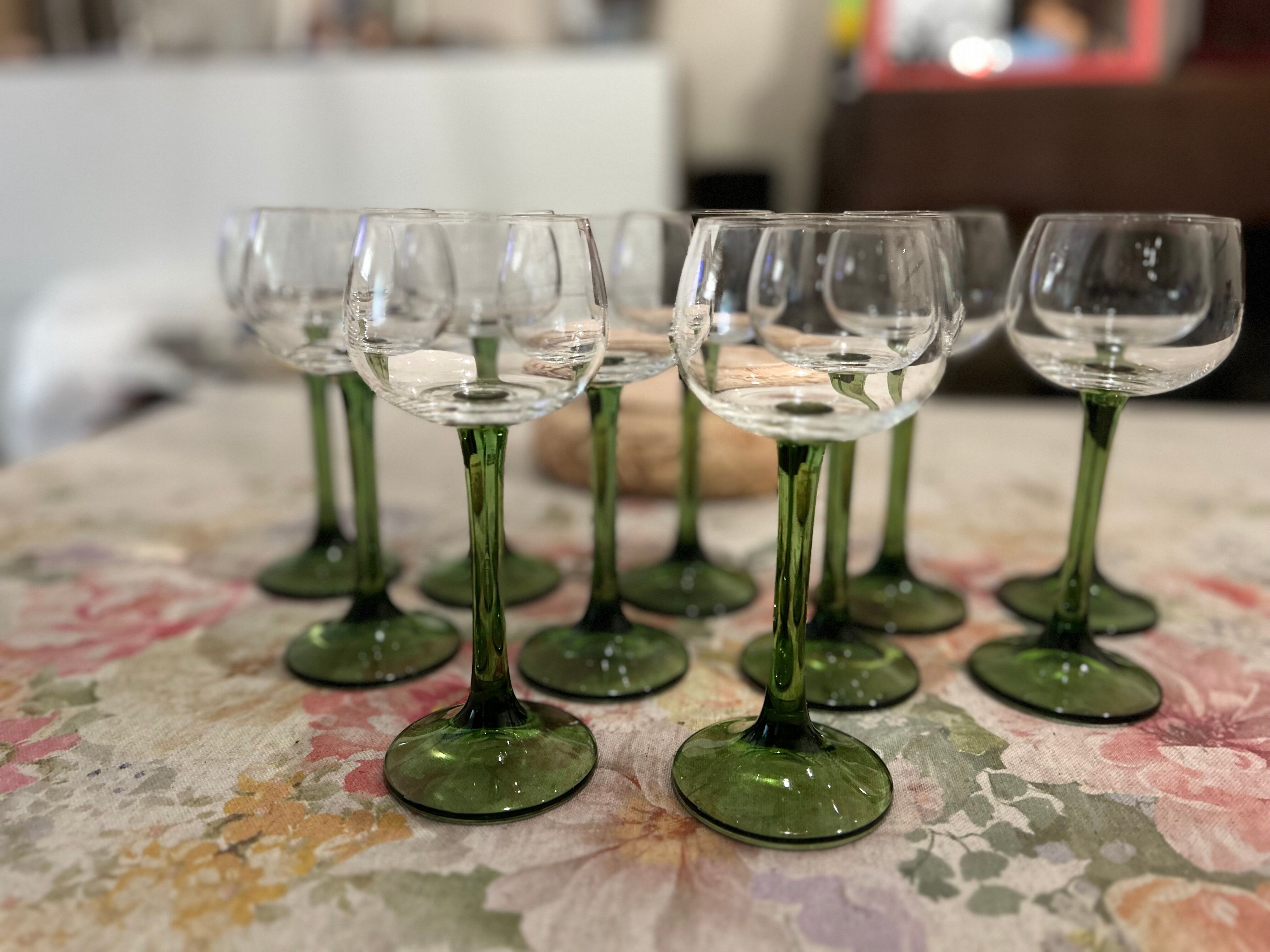 White wine glass cristallerie lehler