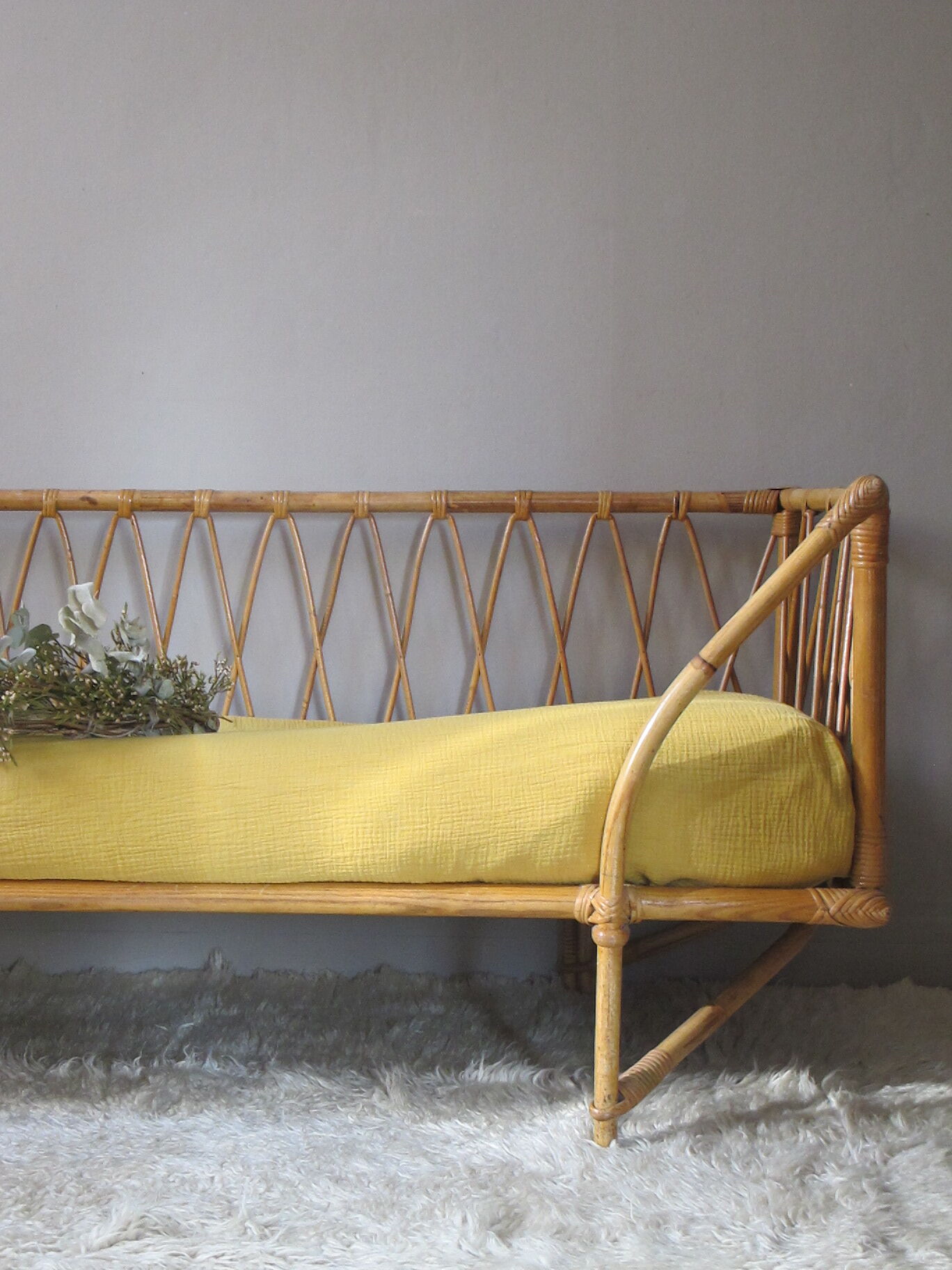 Extendable bed rattan