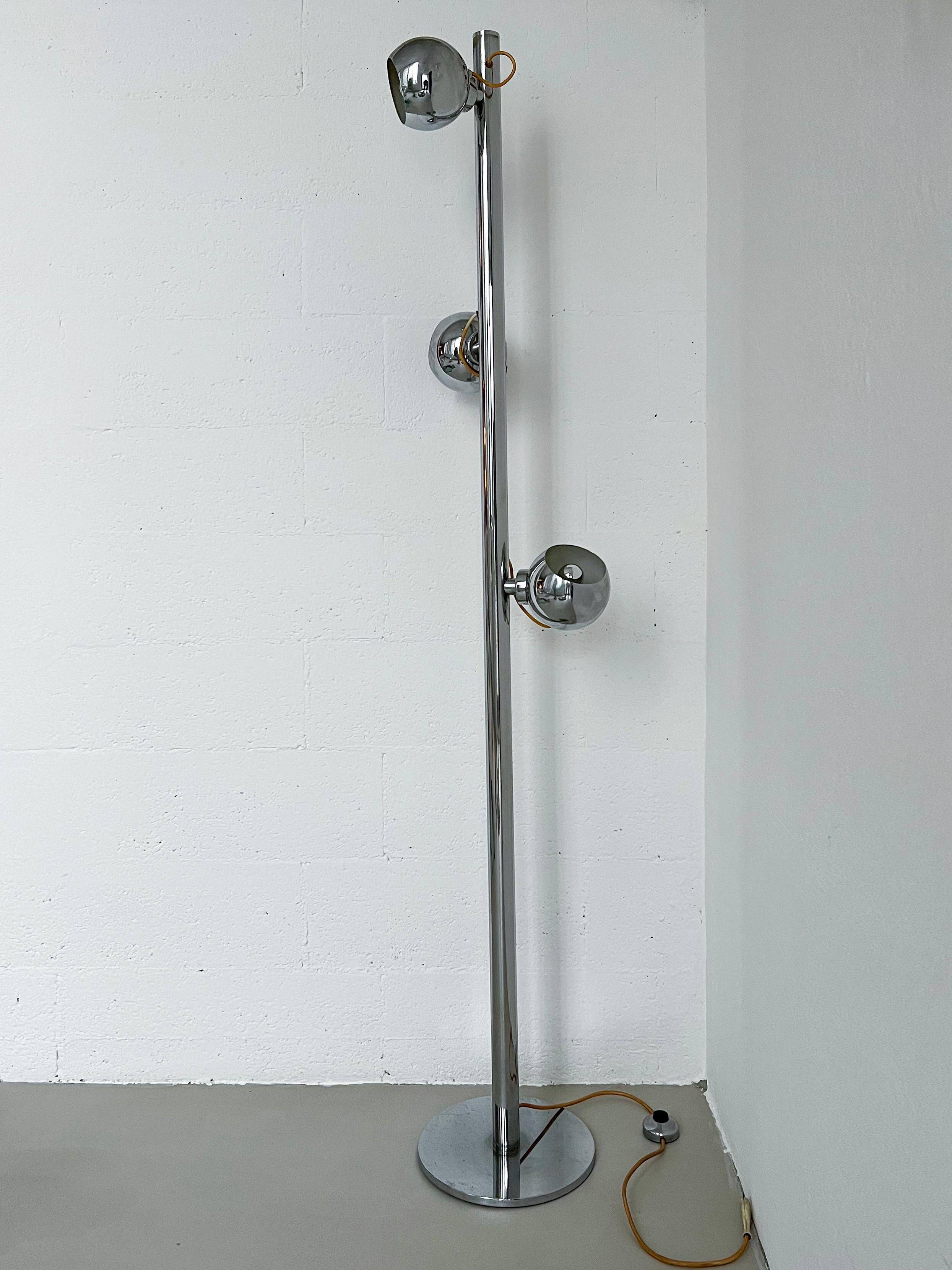 Vintage Goffredo Reggiani floor lamp in chromed metal, Italian Space Age, 1960s