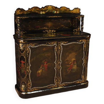 Buffet anglais laqué et peint du XIXe siècle