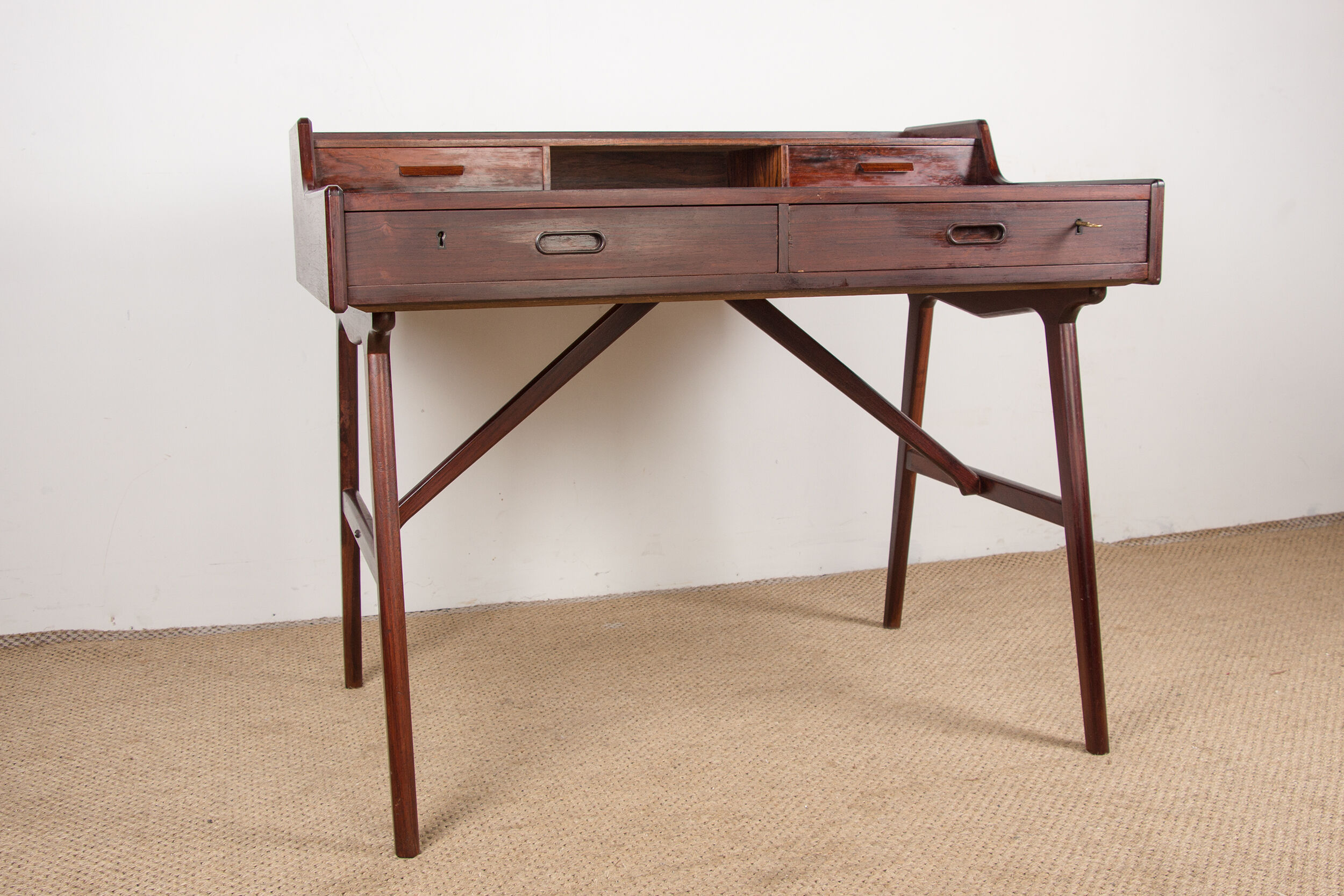 Danish rosewood desk, model 56 by Arne Wahl Iversen for Vinde Mobelfabrik 1960.