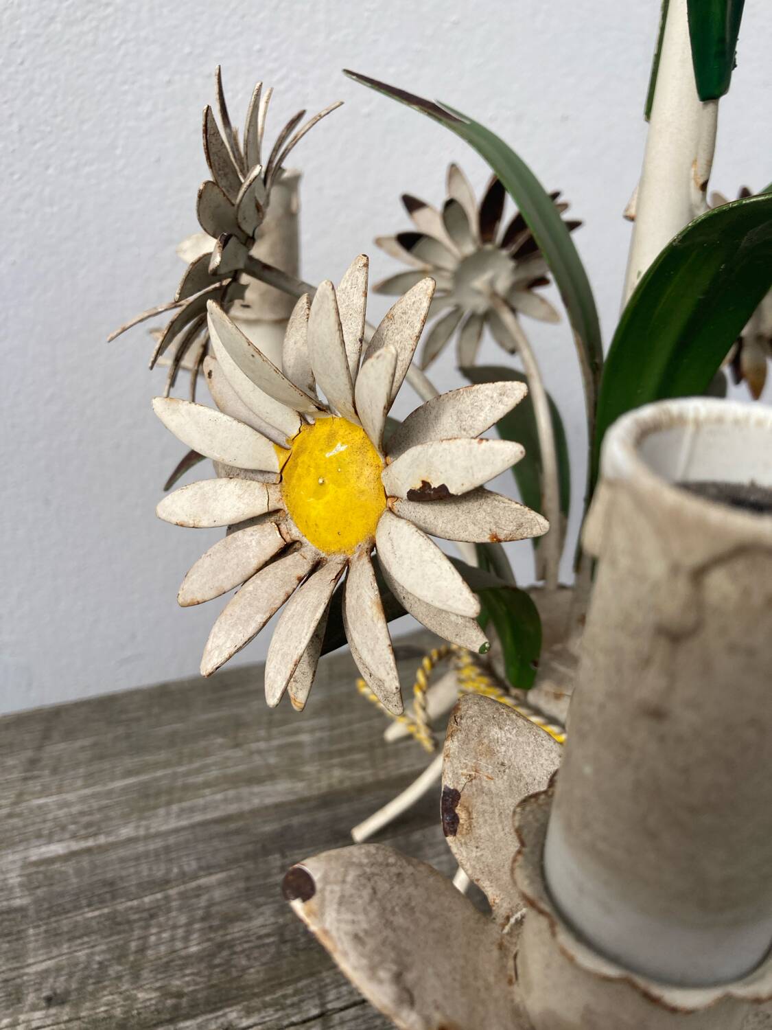Daisy metal pendant light