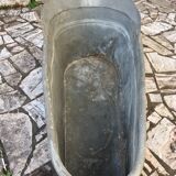 Zinc bathtub of the nineteenth