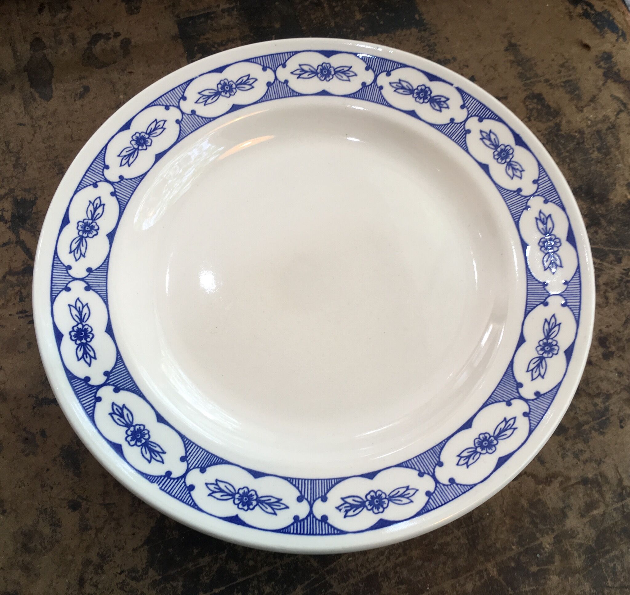 Set of 5 plates