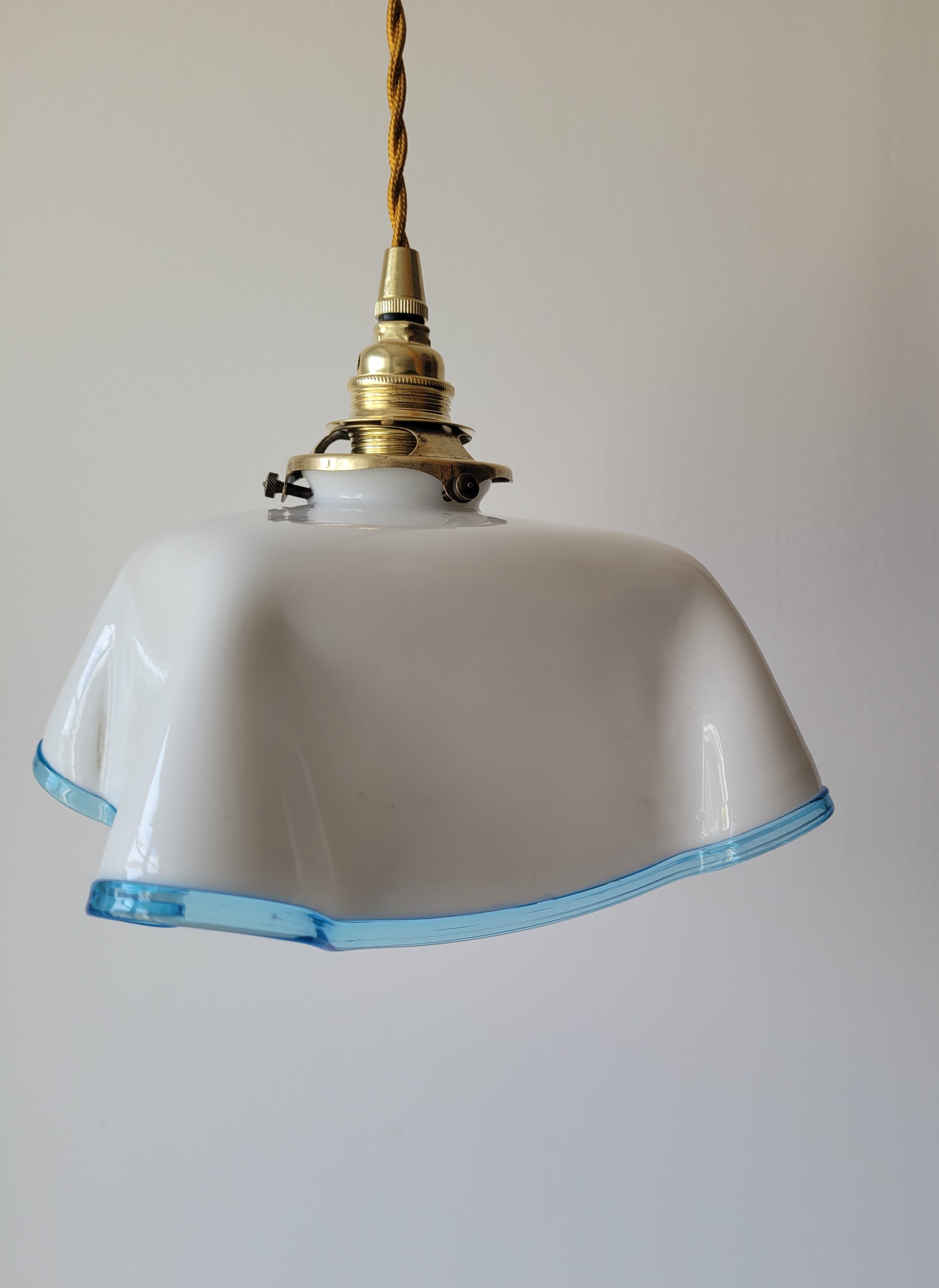 Draped opaline suspension