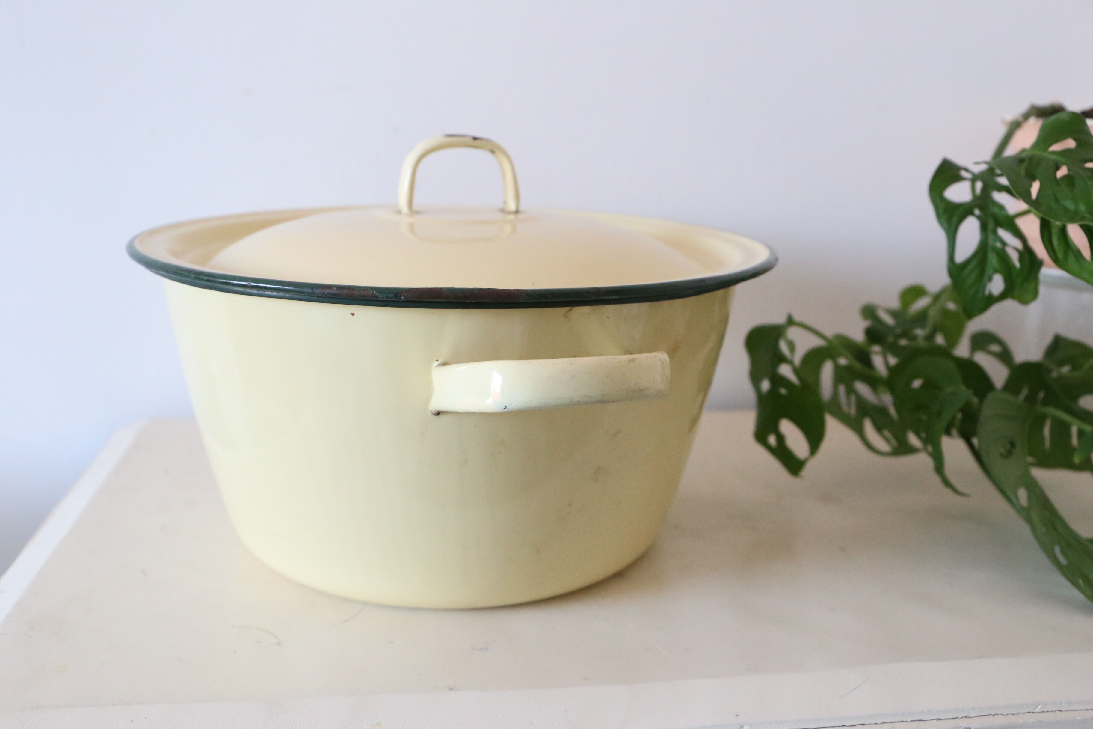 Enamelled metal marmite, pale yellow, vintage