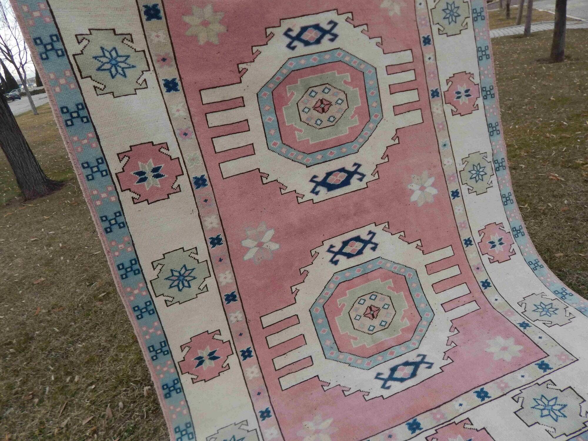 Vintage handmade Turkish rug 175x240 cm