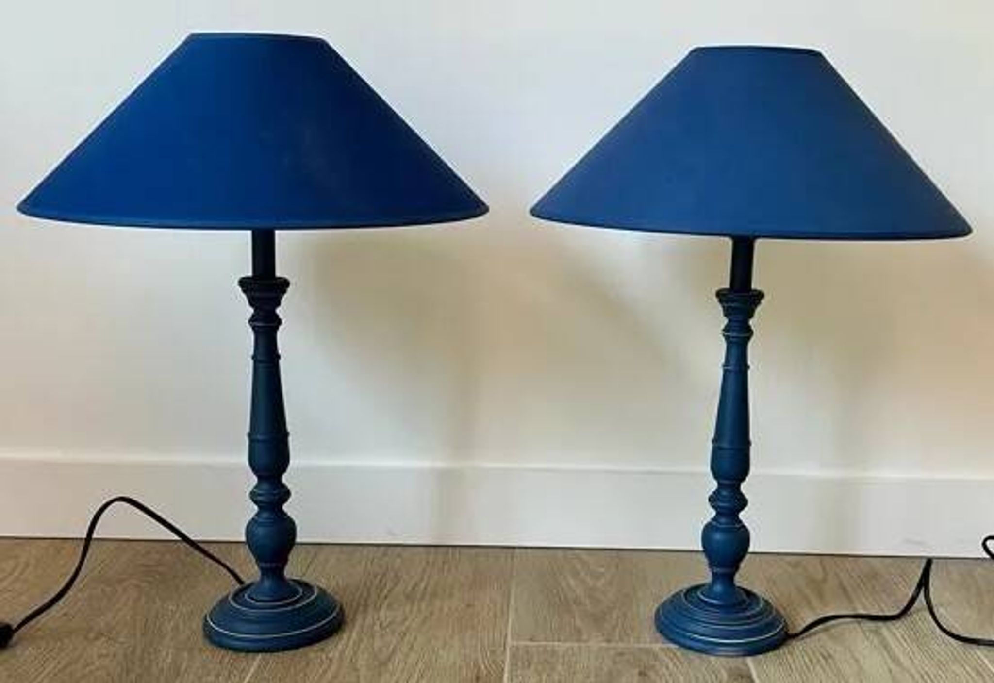 Pair of classic navy blue wooden lamps 57x25 very beautiful