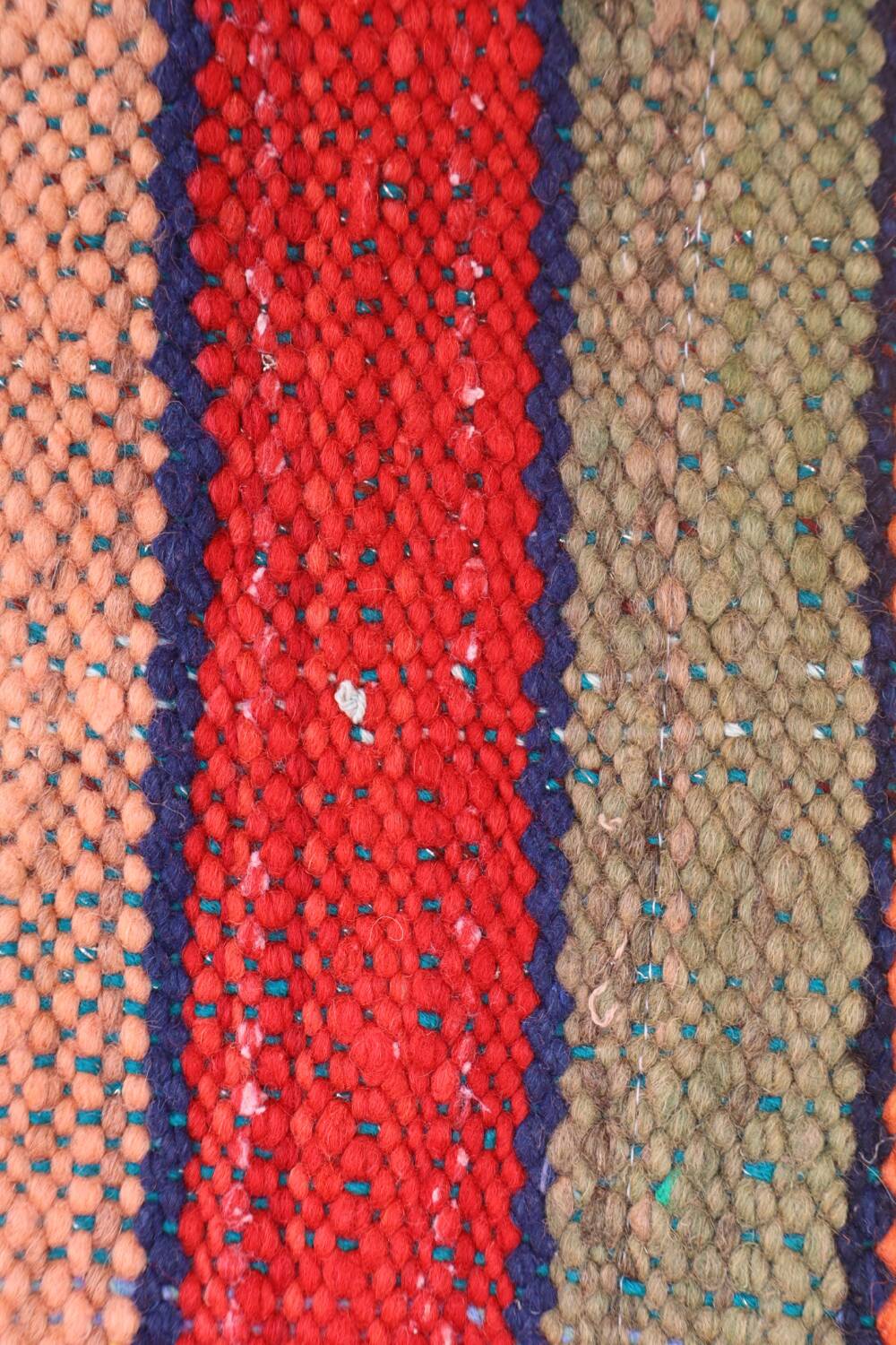 Coussin haïk rayé coloré en laine