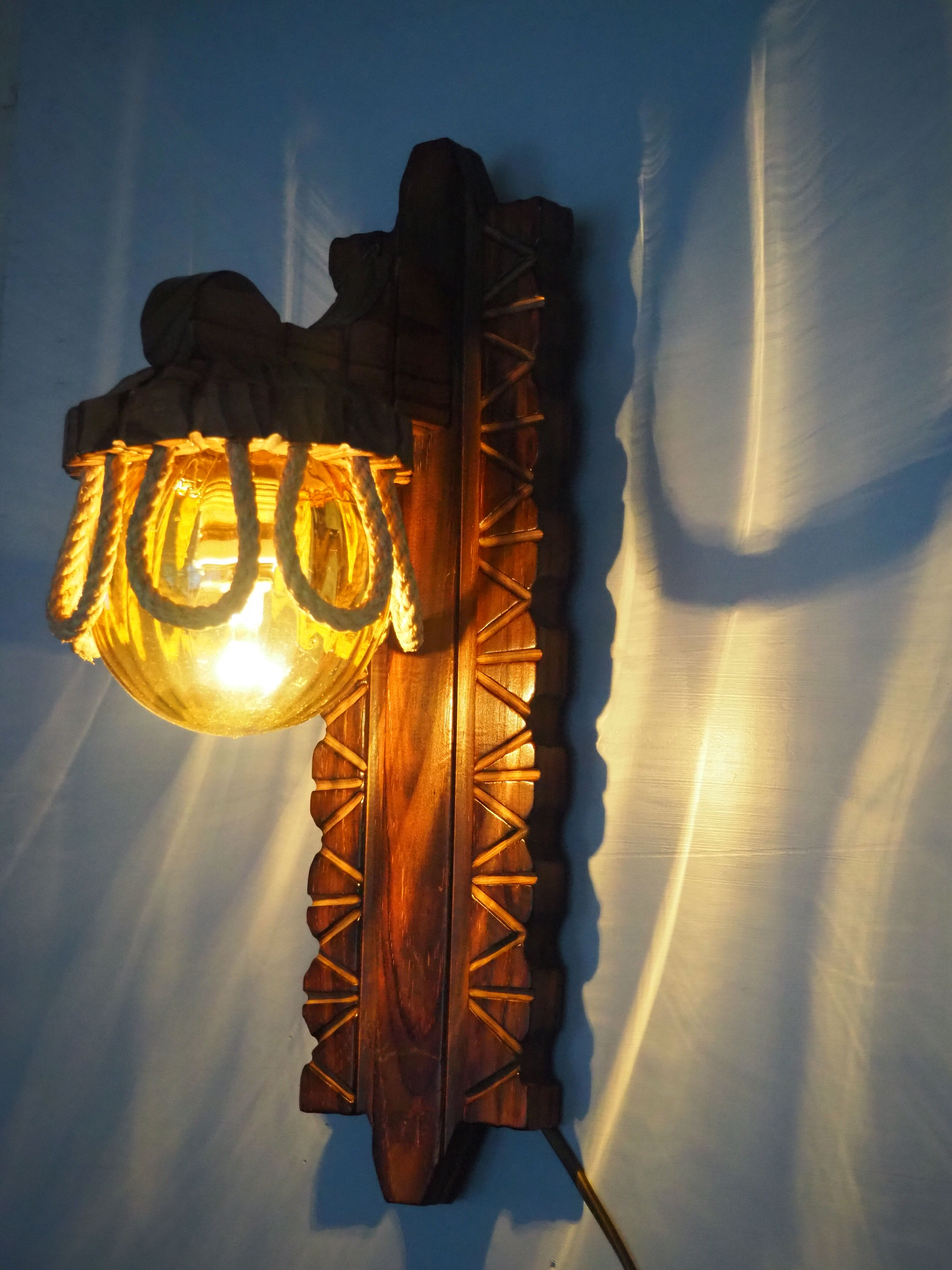 Sconce in wood and yellow glass ball from the 1960/1970