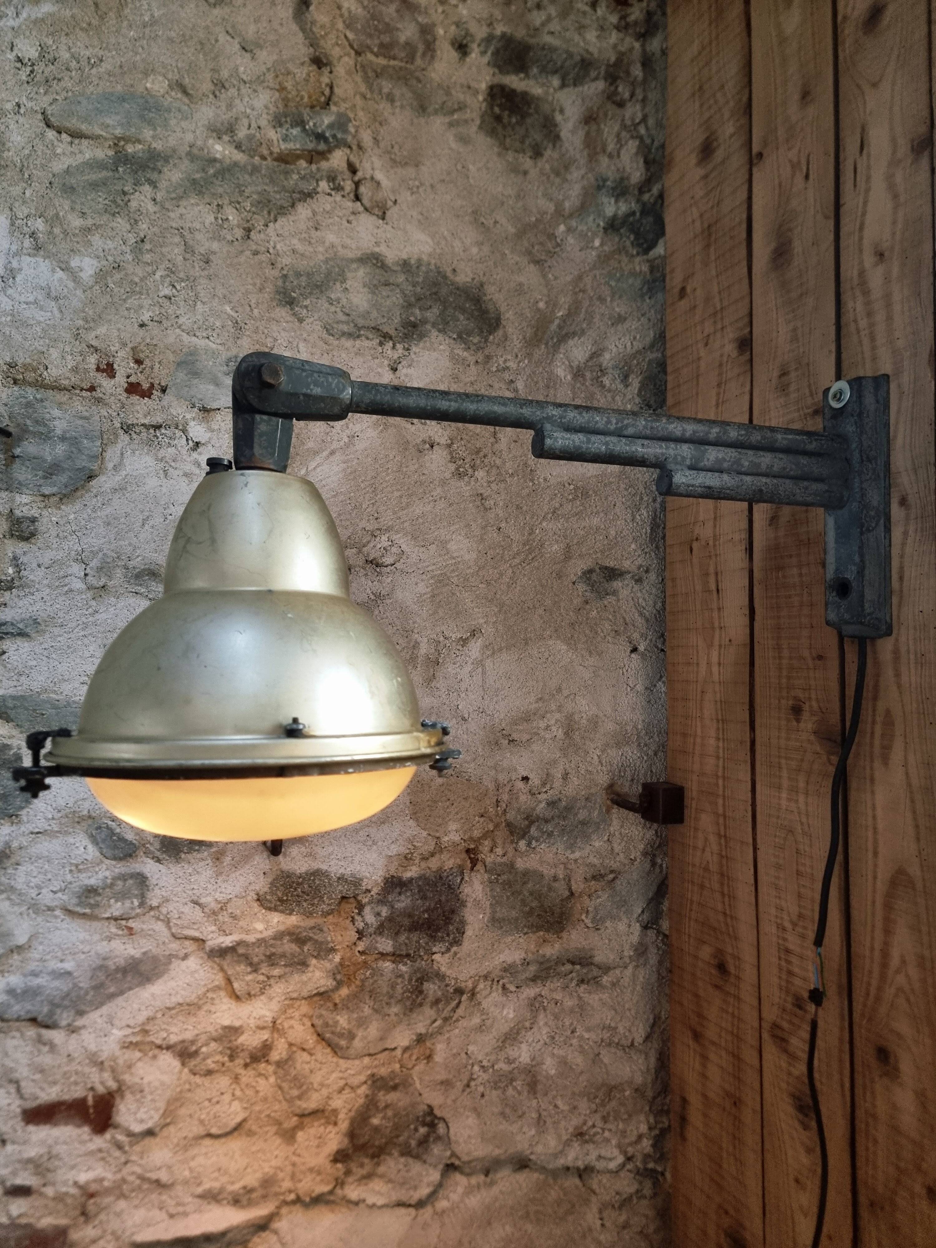 Applique murale vintage de lampadaire – lampe murale industrielle, bras réglable années 1950