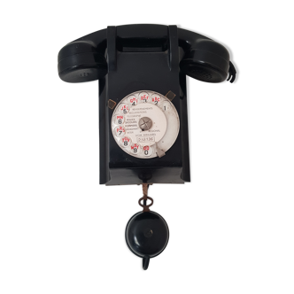 Wall telephone
