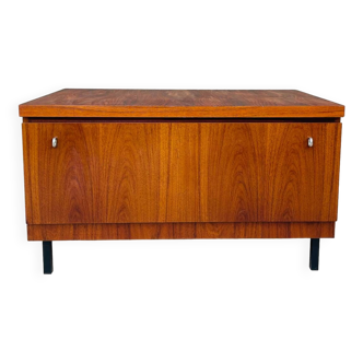 Rosewood chest of drawers