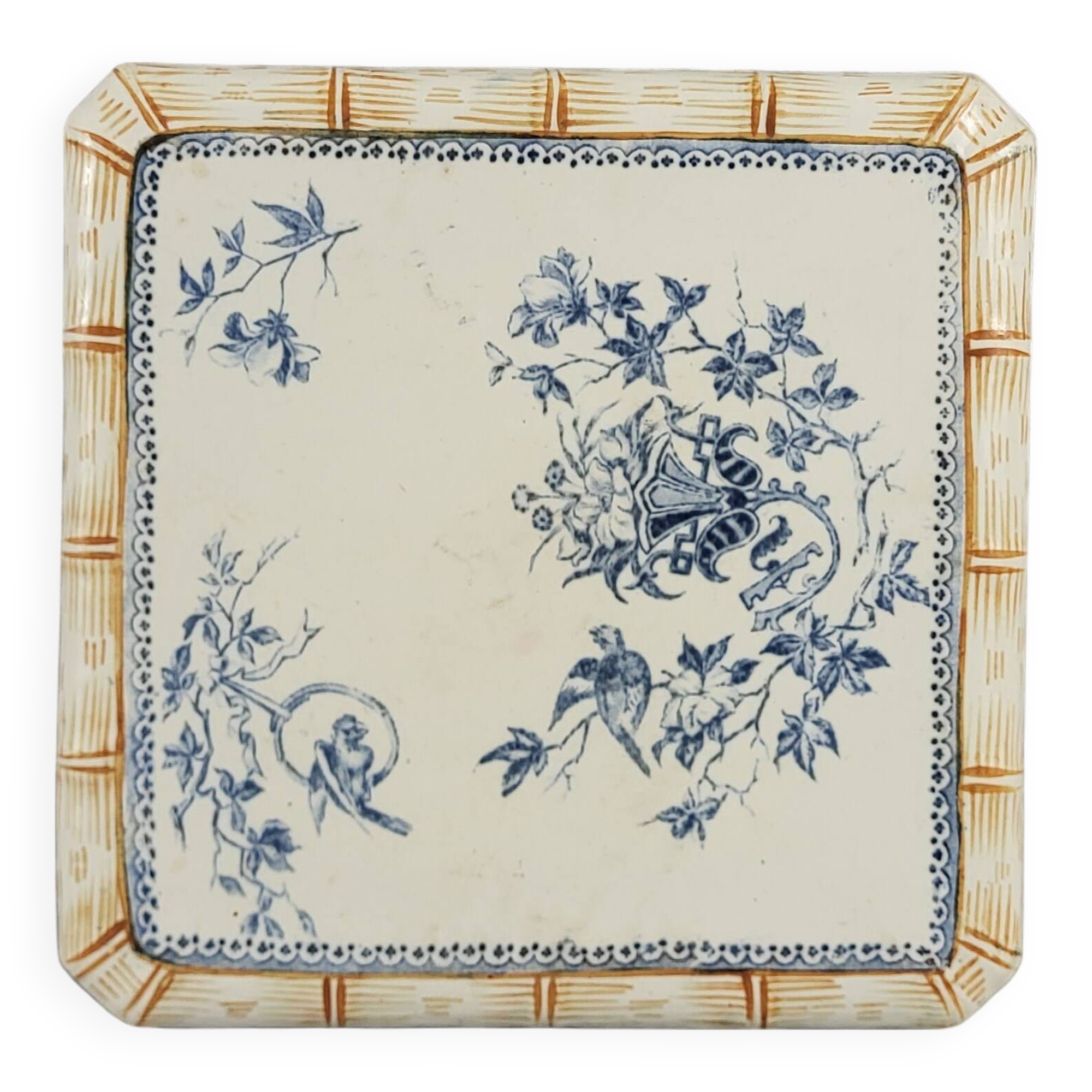 Creil and Montereau earthenware trivet