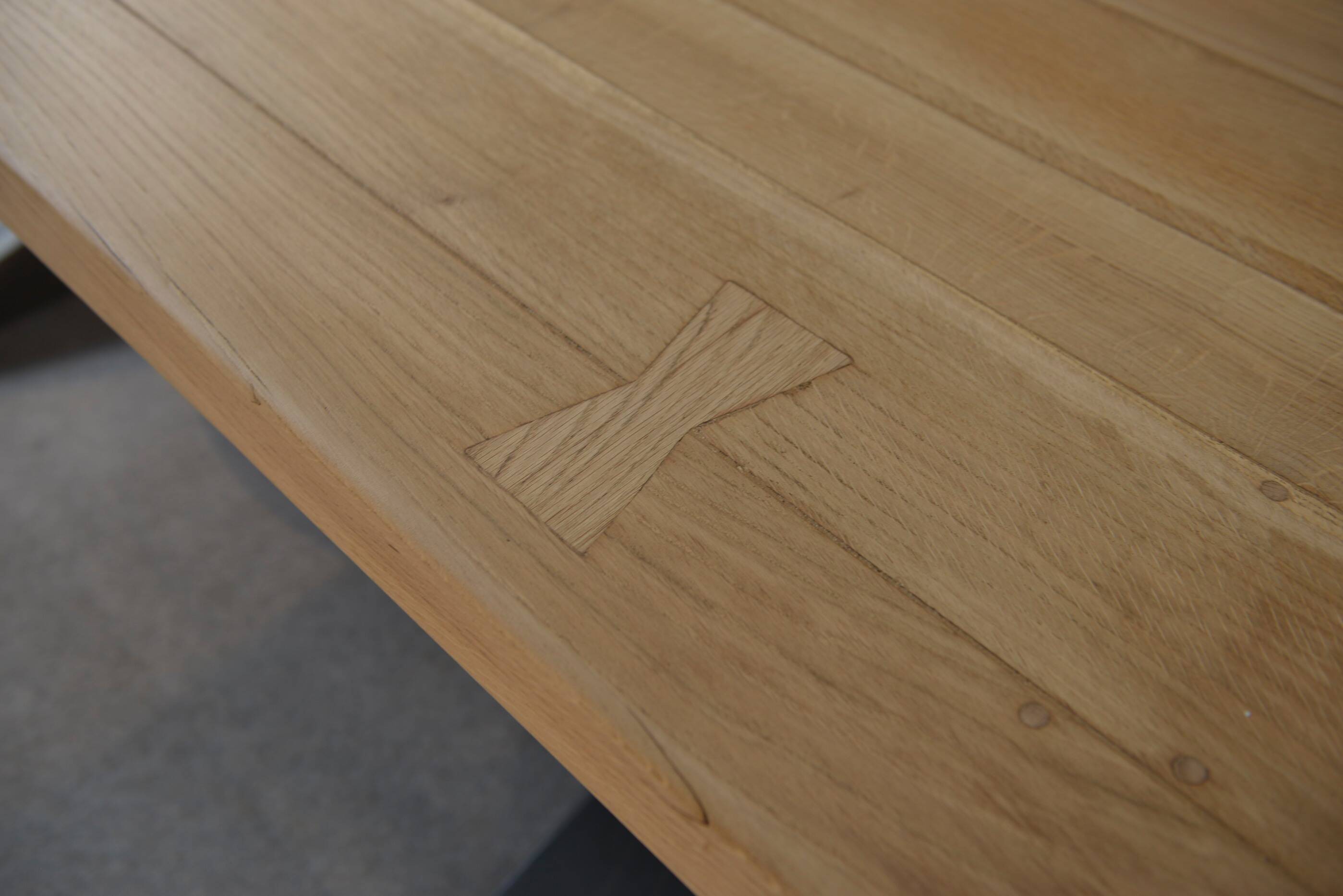 Antique monastery table in solid oak, dovetail joint, 20th century