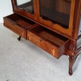 Old showcase