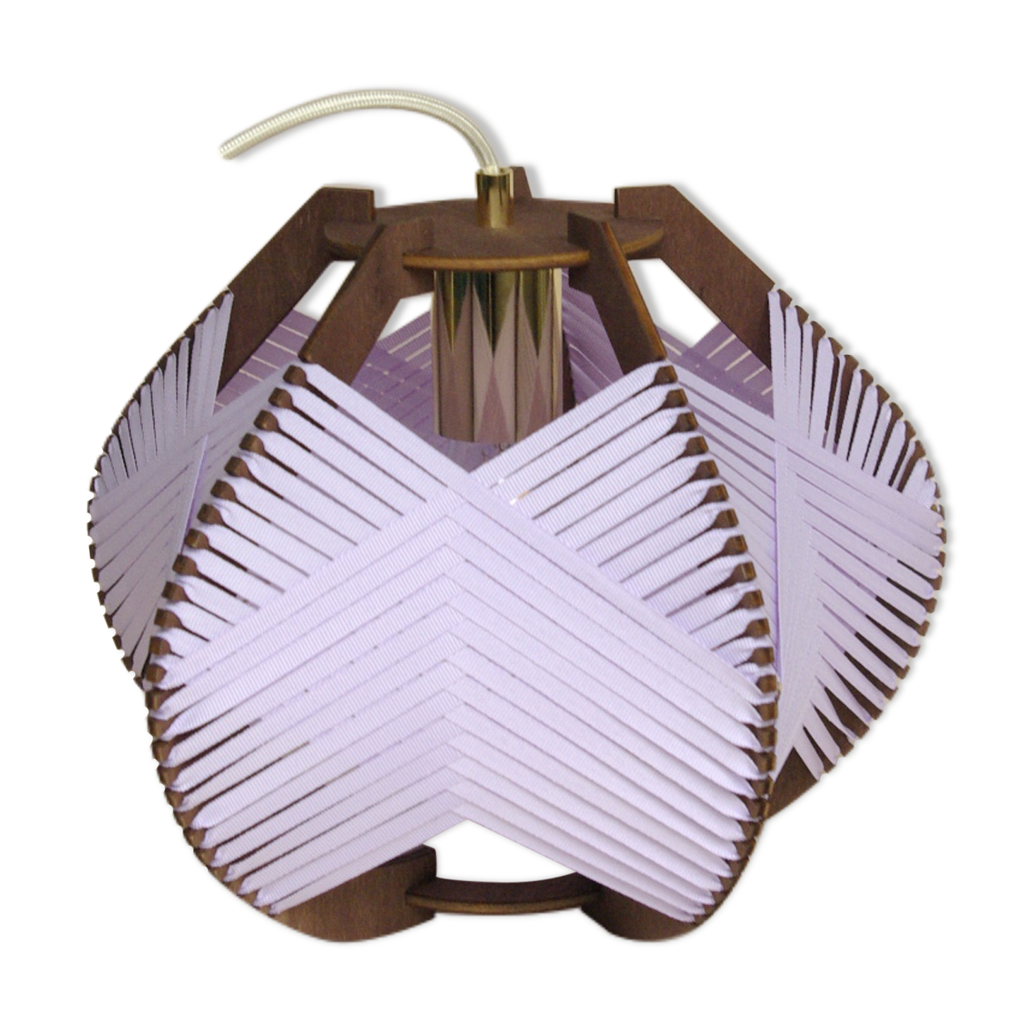 Woven lilac lamp to hang