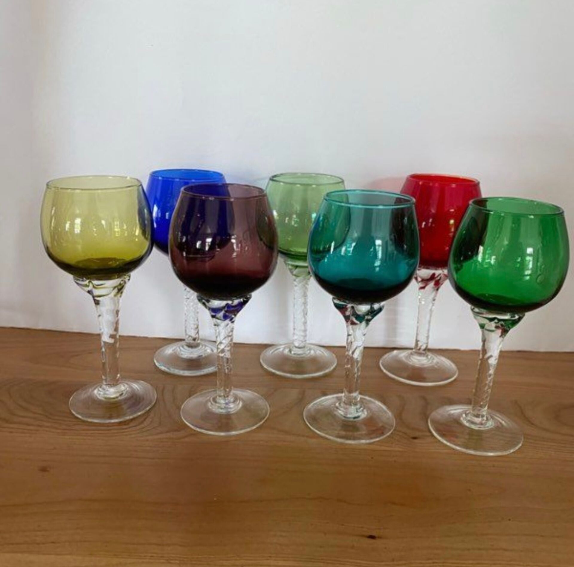 7 stemmed glasses from the Venetian glassworks of Murano from the 70s/80s.