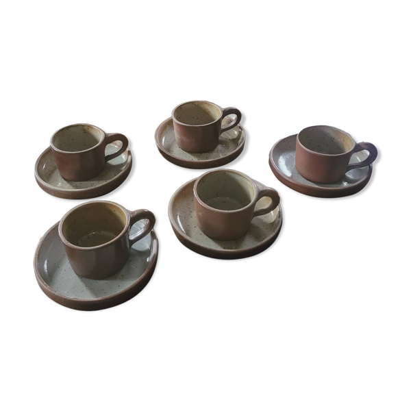 Tasses et soucoupes en grès véritable