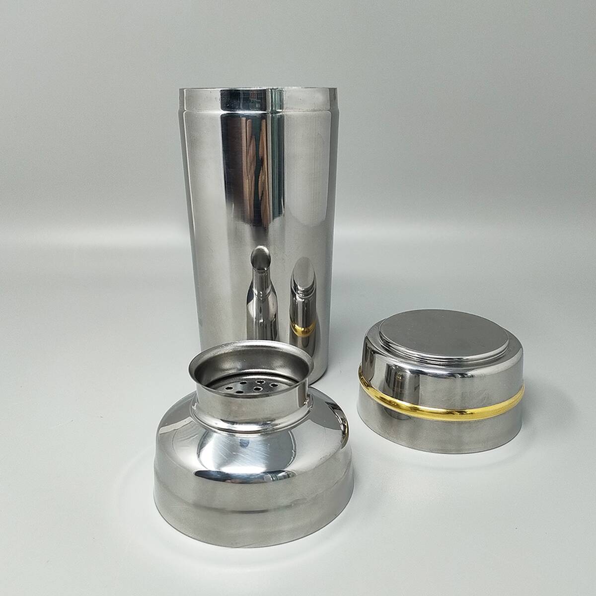 1970s Gorgeous Cocktail Shaker in Gold 24K and Stainless Steel With Ice Buc