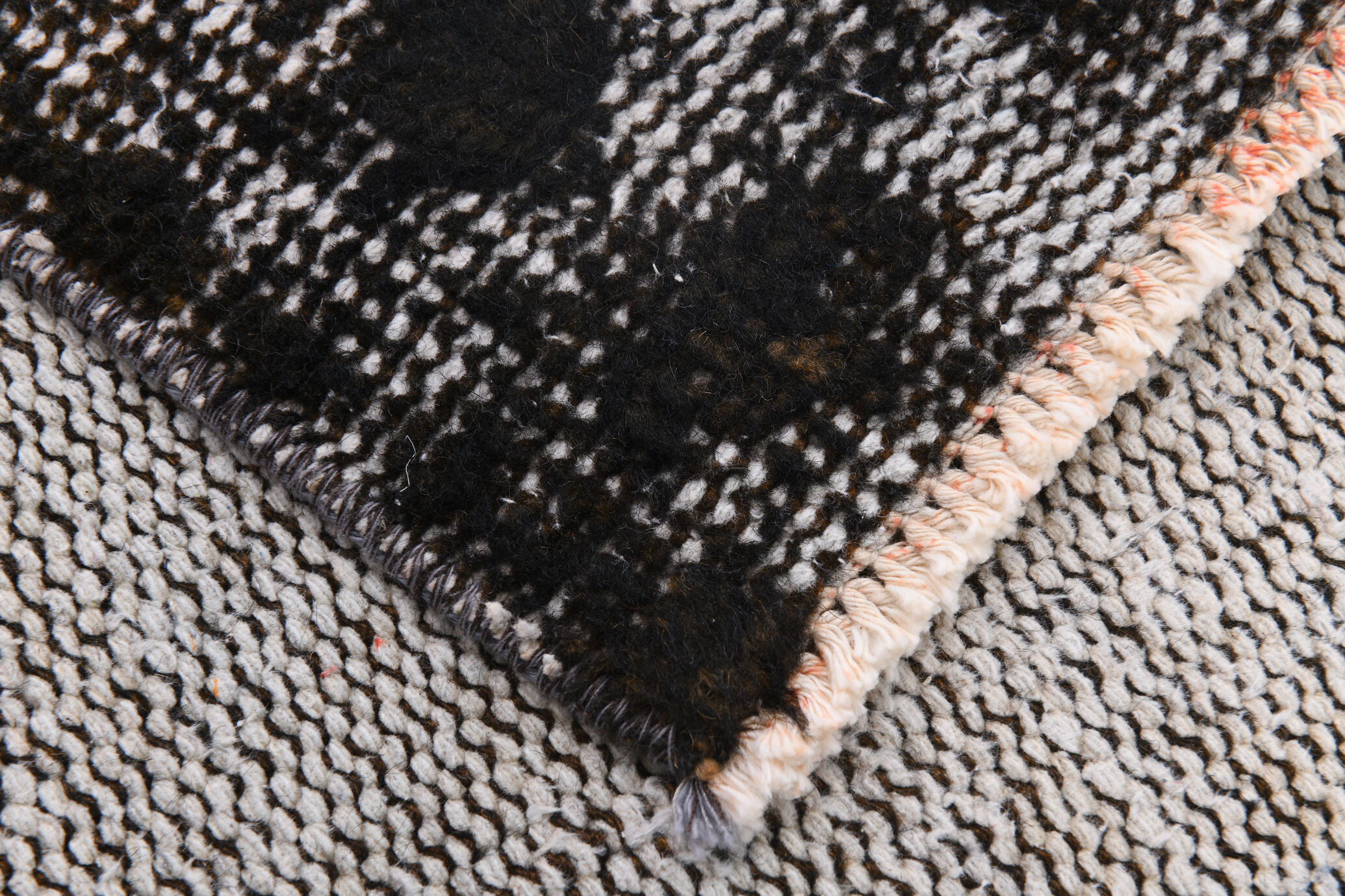 Distressed wool vintage tapis rugs 243x158cm