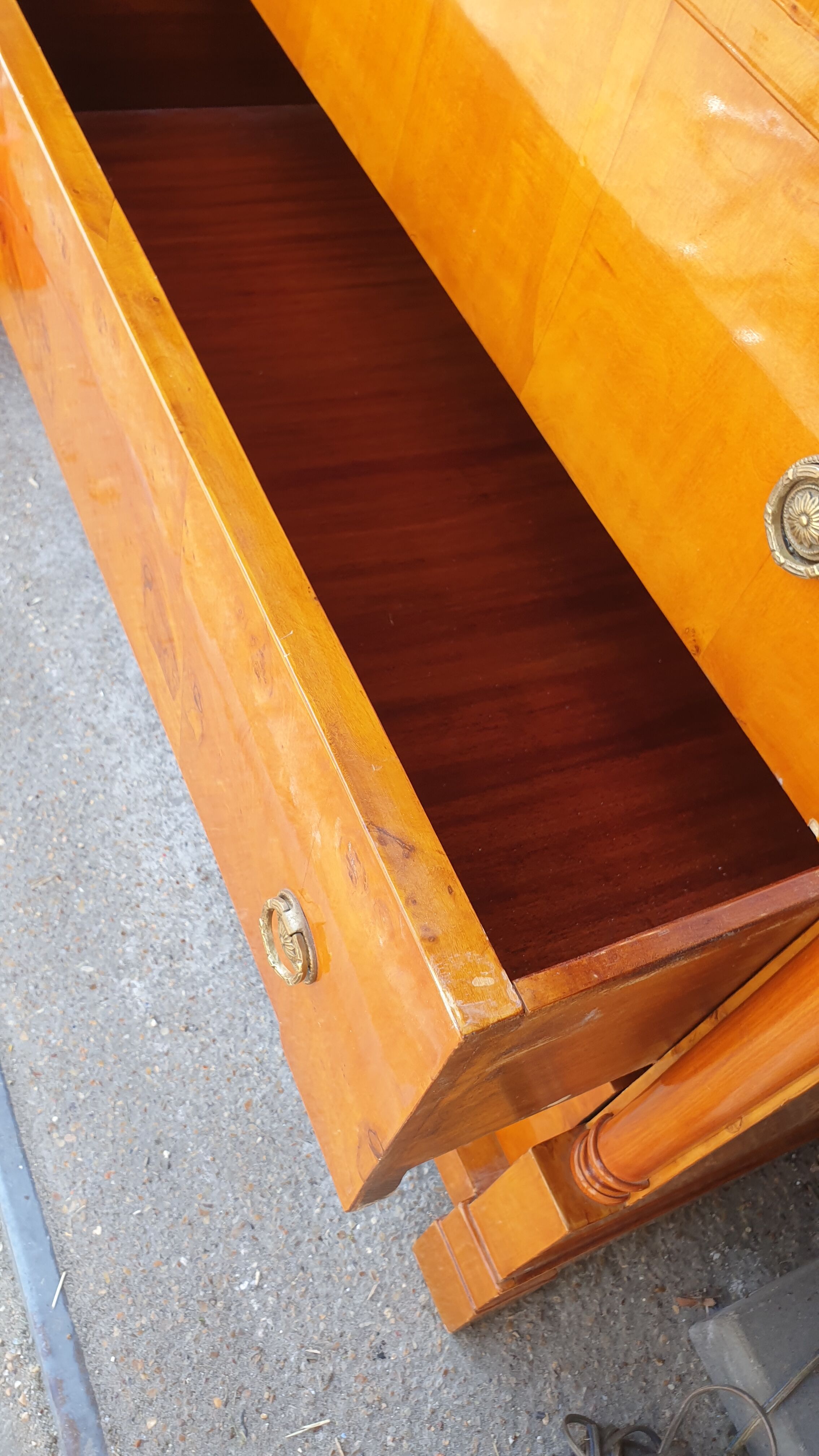 Commode en ronce de noyer XXème