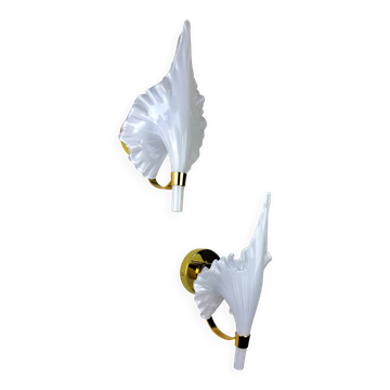 Pair of "Calla Lily" leaf-shaped wall sconces, Murano glass & gilt brass, Italy, circa 1970s