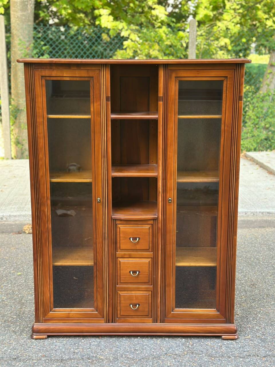 Display cabinet in solid cherry wood Louis Philippe style, 1980s - 108x35x140cm