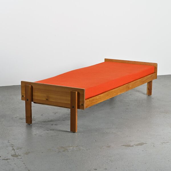 Lit banquette par Pierre Guariche, La Plagne, vers 1965