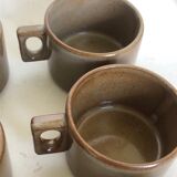 Set of 6 cups and saucers in res due