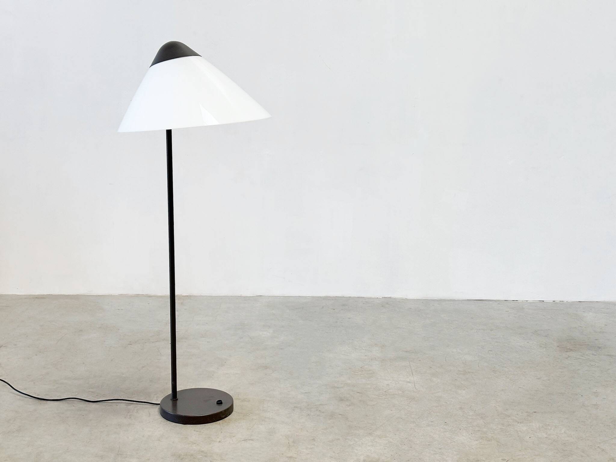 Hans Wegner Opala floor lamp for Louis Poulsen
