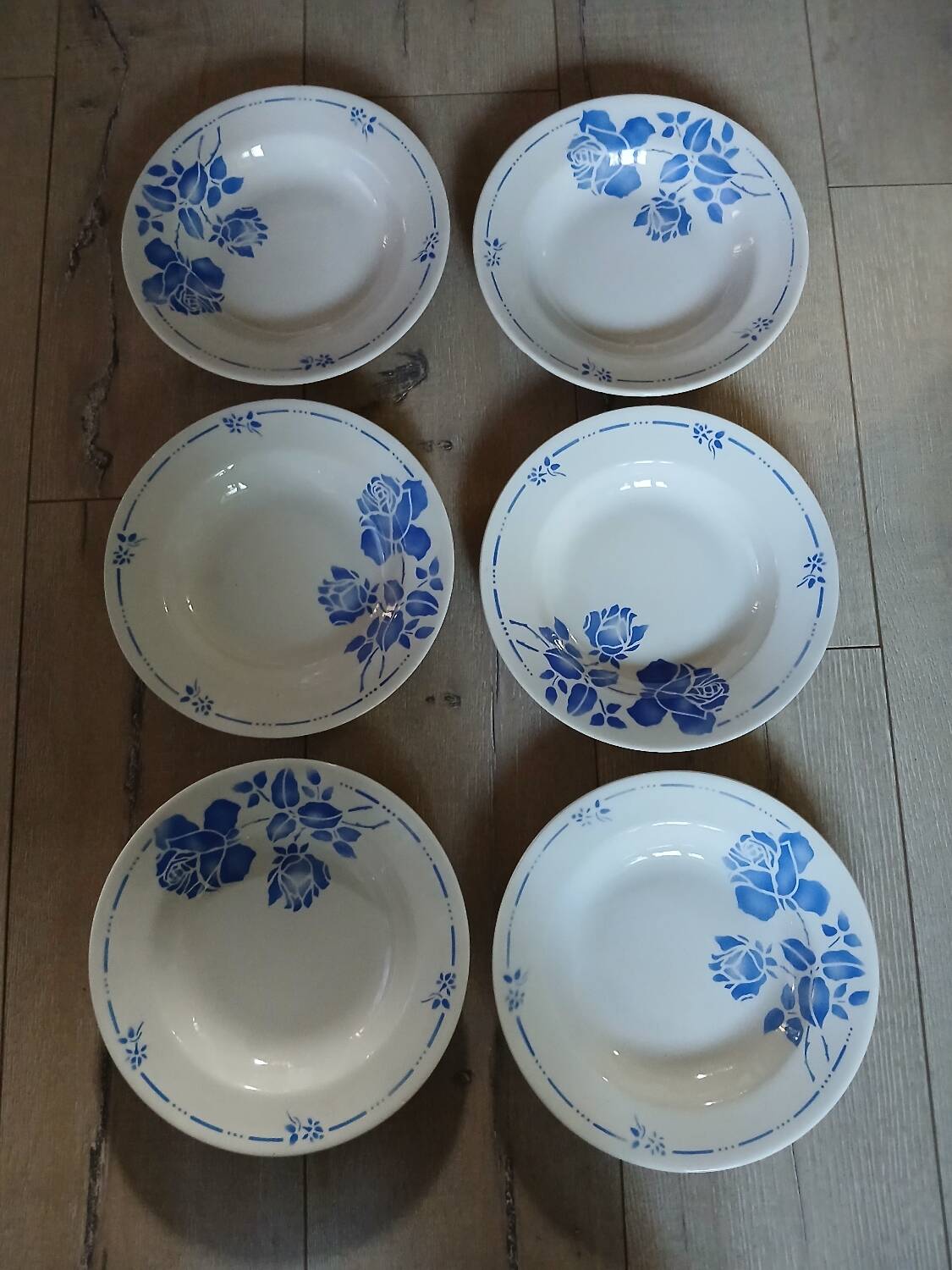 6 Moulin des Loups soup plates