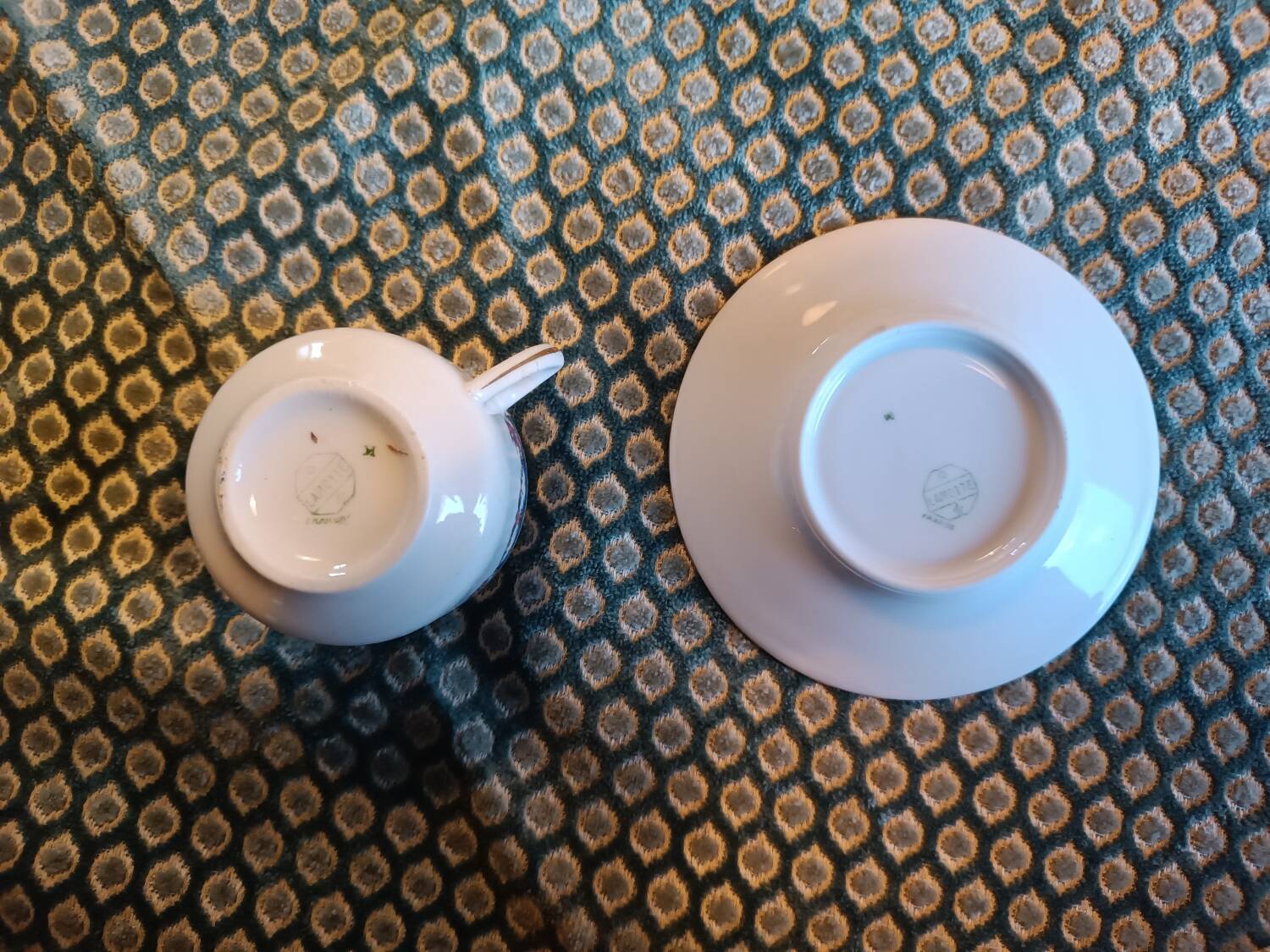 Set of 9 cups and 12 plates in P.N. Lamotte porcelain – blue decoration