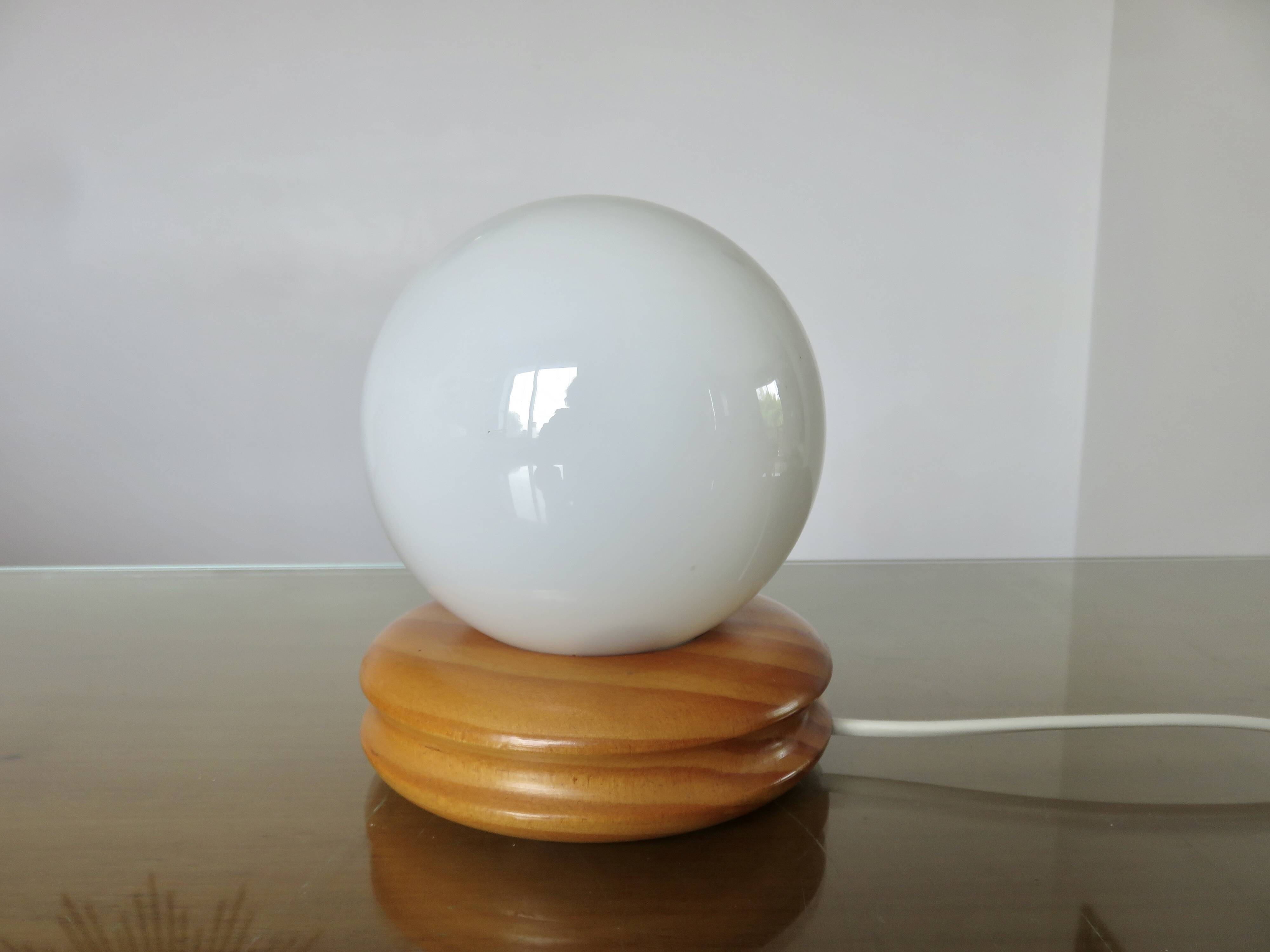 Scandinavian lamp in pine and white opaline, 1980