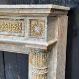 Cheminée de style Louis XVI en marbre jaune de Sienne et bronzes