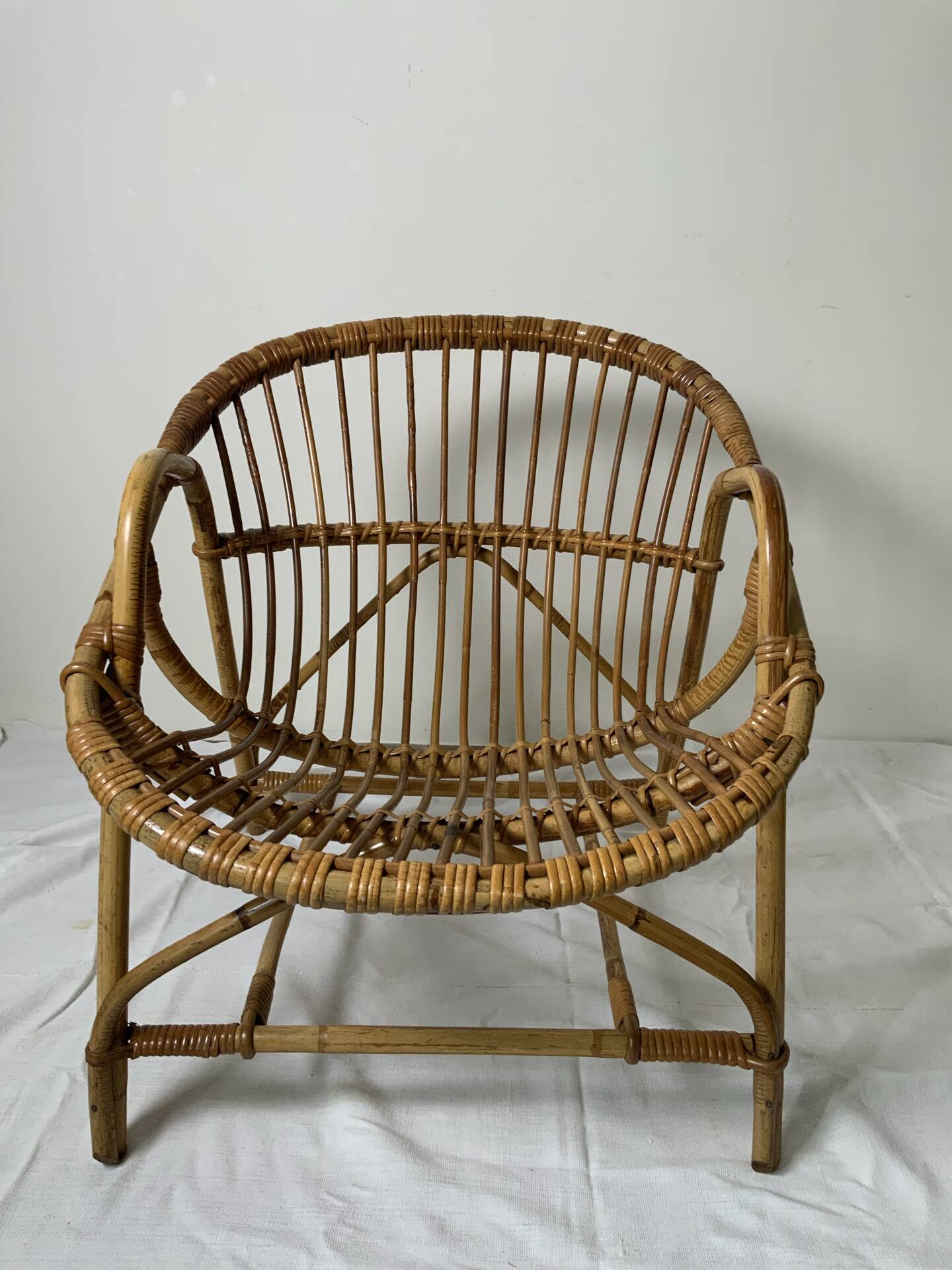 Basket chair in rattan