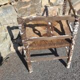 Wooden corner chair with seat mulched